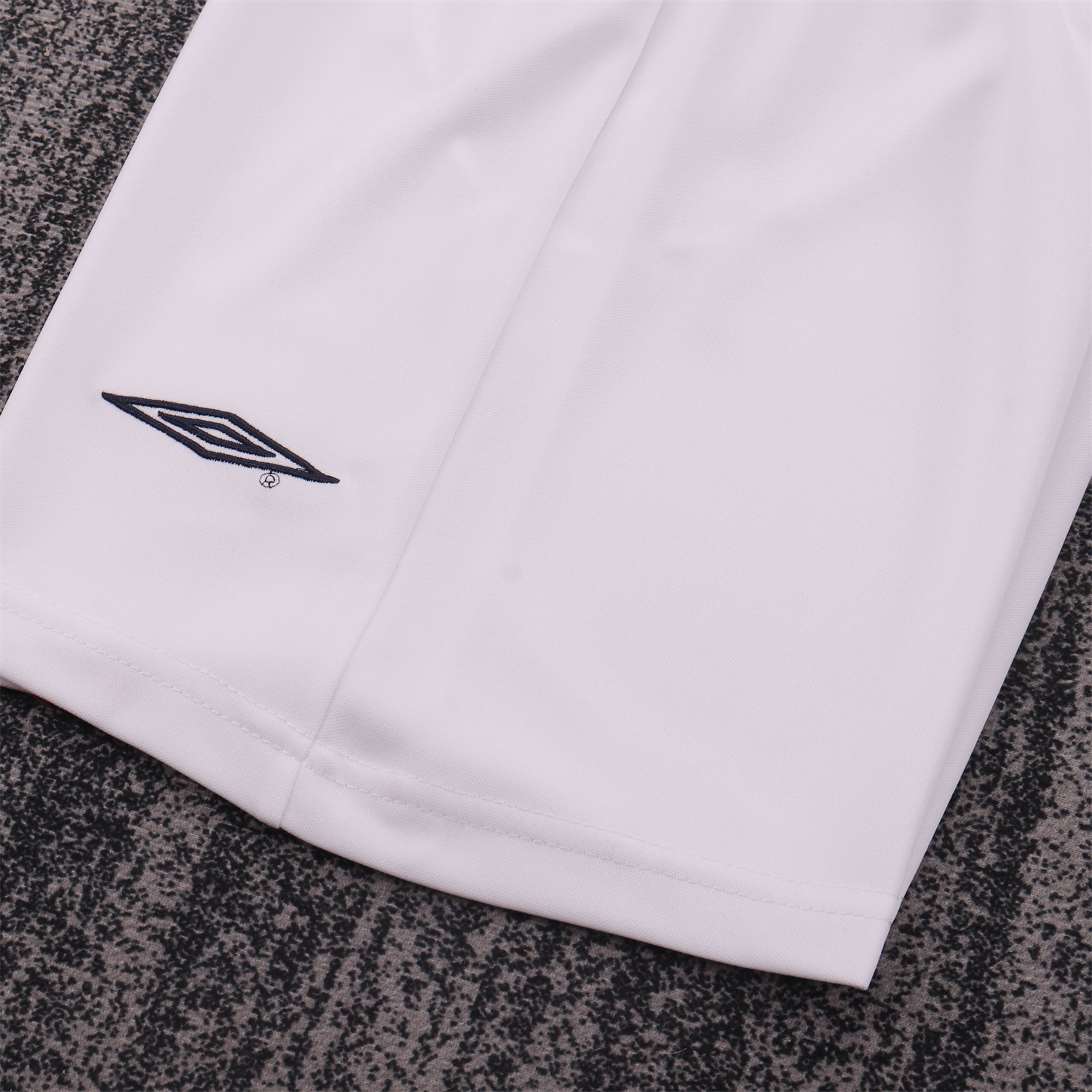 AlphaJersey-Retro England 2002 Home Kids Kit