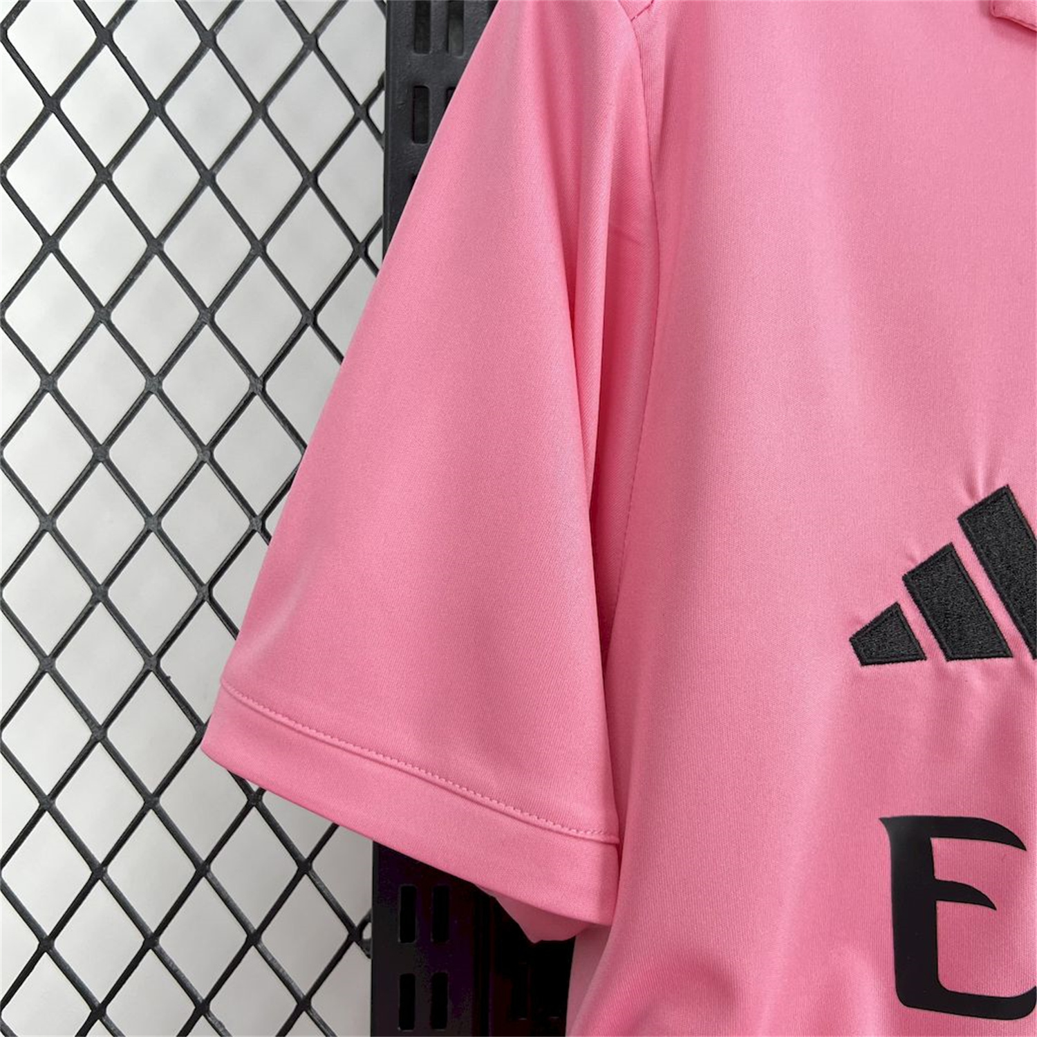 AlphaJersey-Real Madrid 2025-26 Pink Special Edition Jersey - Fans Version