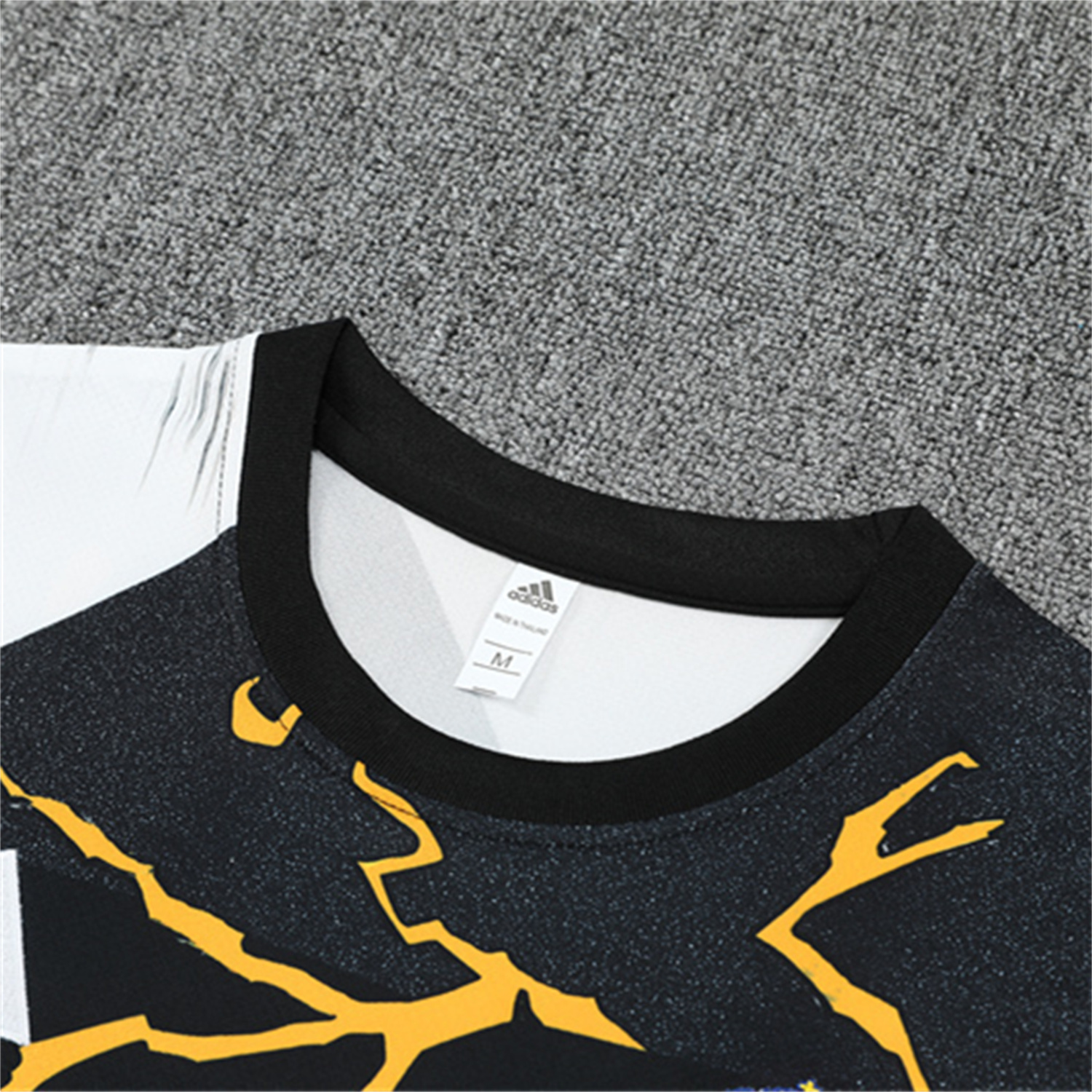 AlphaJersey-Real Madrid 25-26 Thunder Comics Short-Sleeve Training Set - Comic Pattern Top & Shorts
