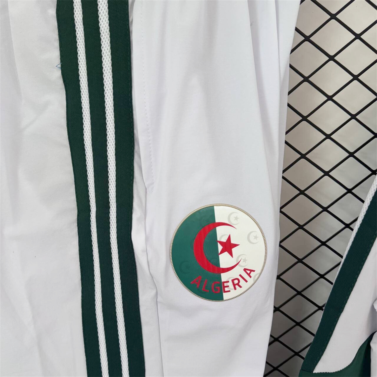 AlphaJersey-Algeria 25-26 Windbreaker Training Set - White With Black Top and Pants