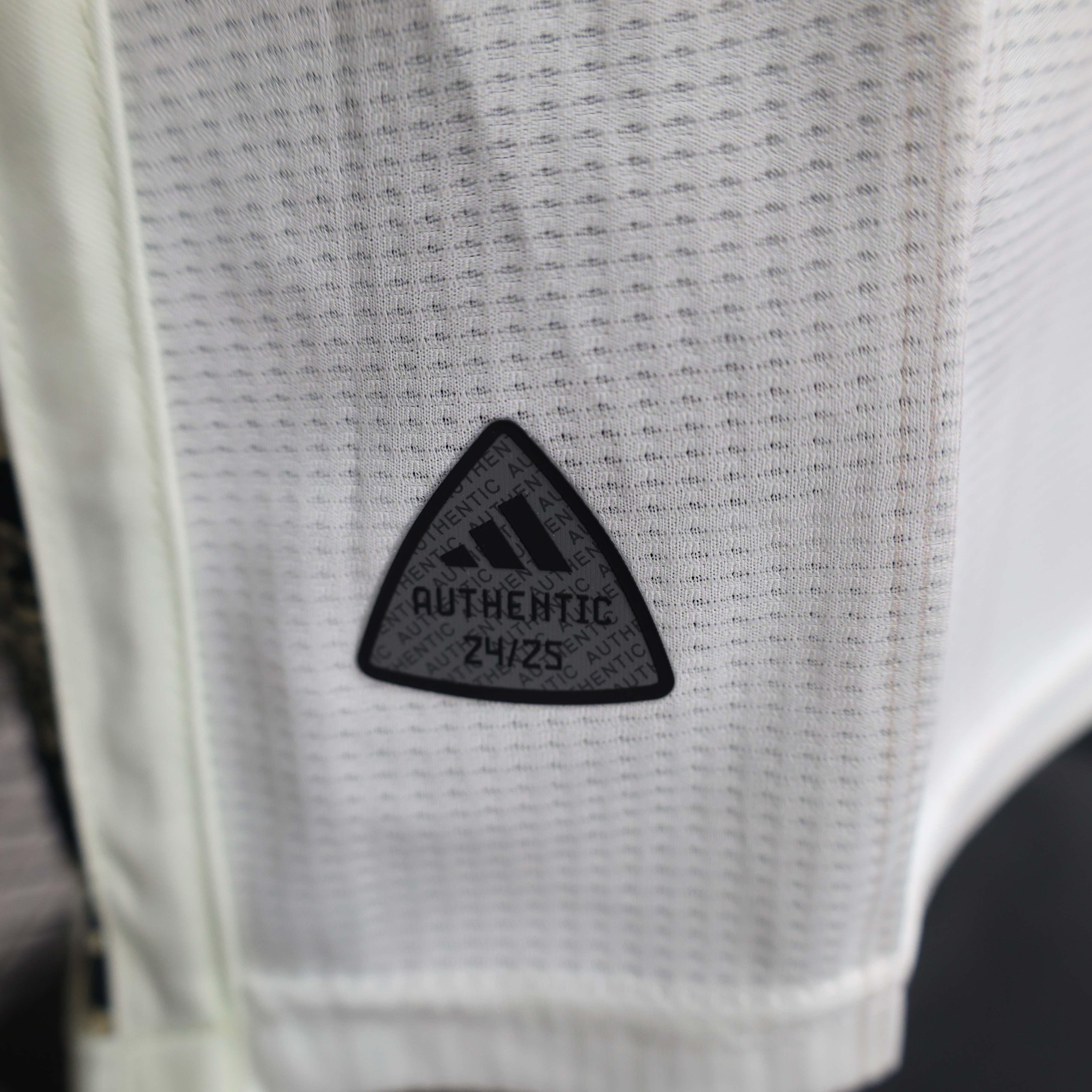 AlphaJersey-Algeria 25-26 Light Yellow with Black Classical Pattern Jersey - Player Version