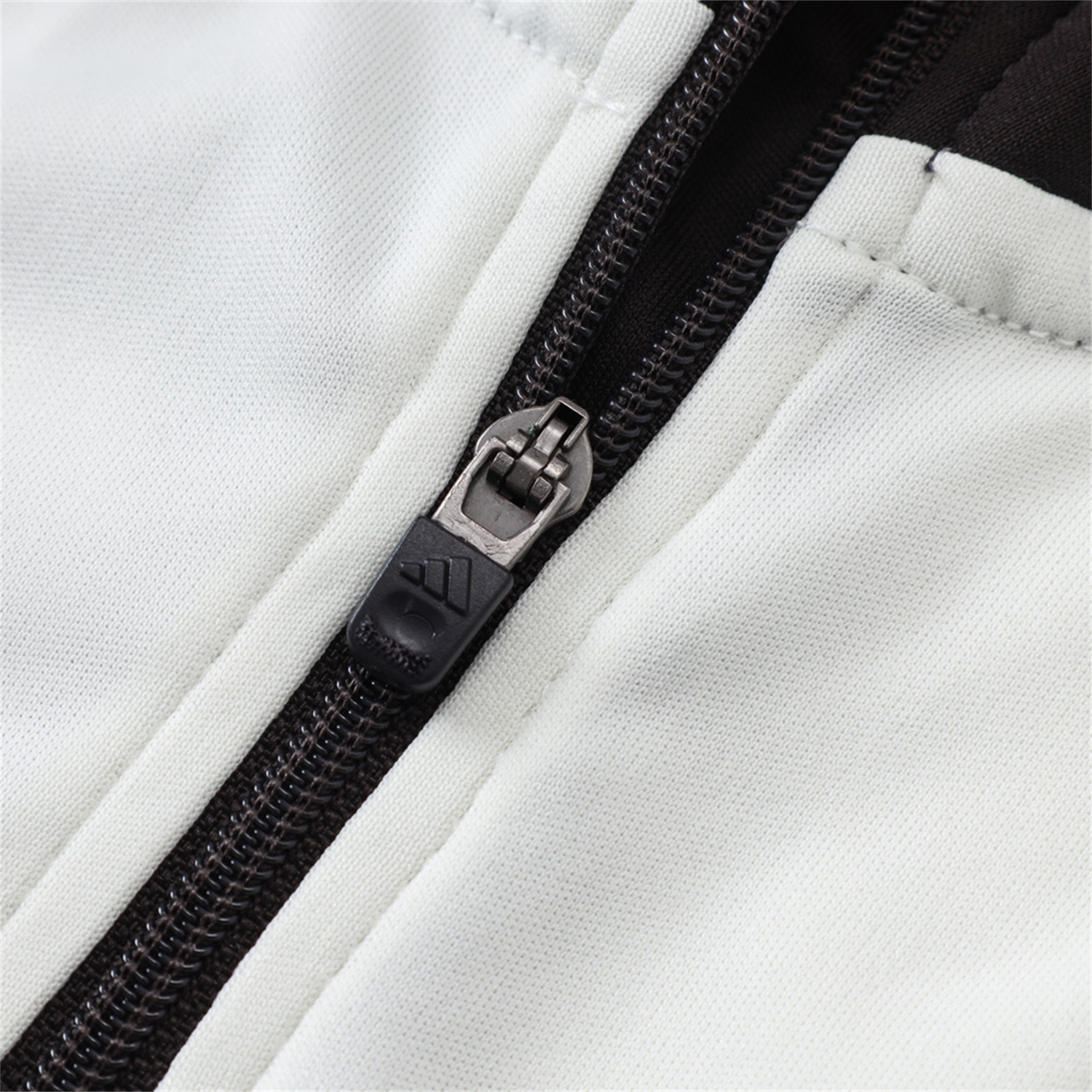 AlphaJersey-Flamengo 2026 Long Sleeve Training Set - White Top & Black Pants