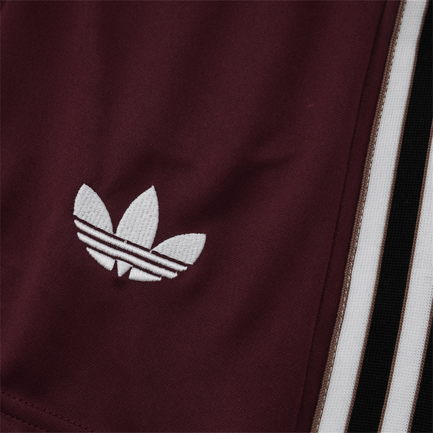 AlphaJersey-Ajax 25-26 Throwback Trefoil Short-Sleeve Training Set - Deep Red
