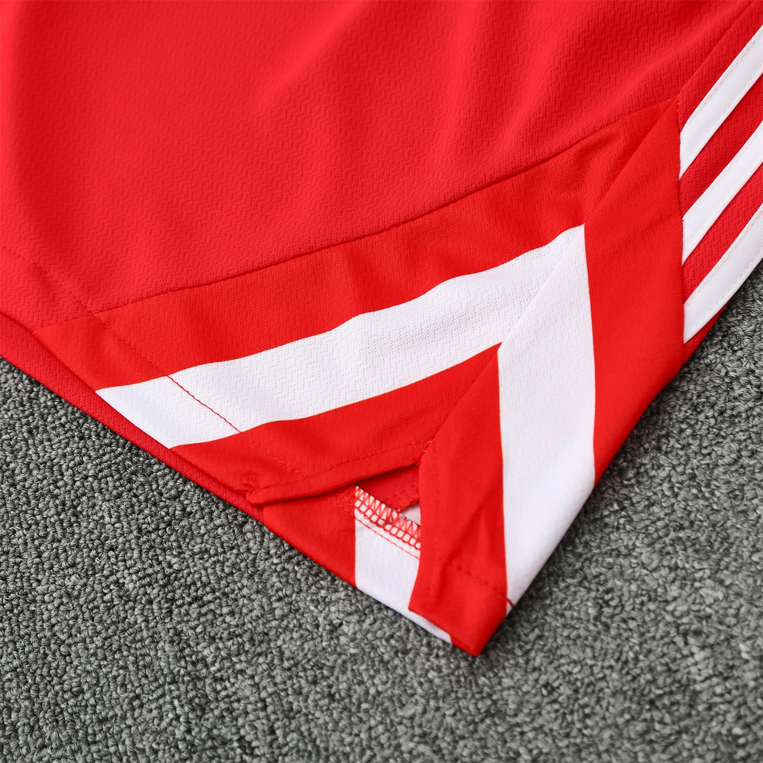 AlphaJersey-Bayern Munich 25-26 Short-Sleeve Training Set - Red Top & Red Shorts
