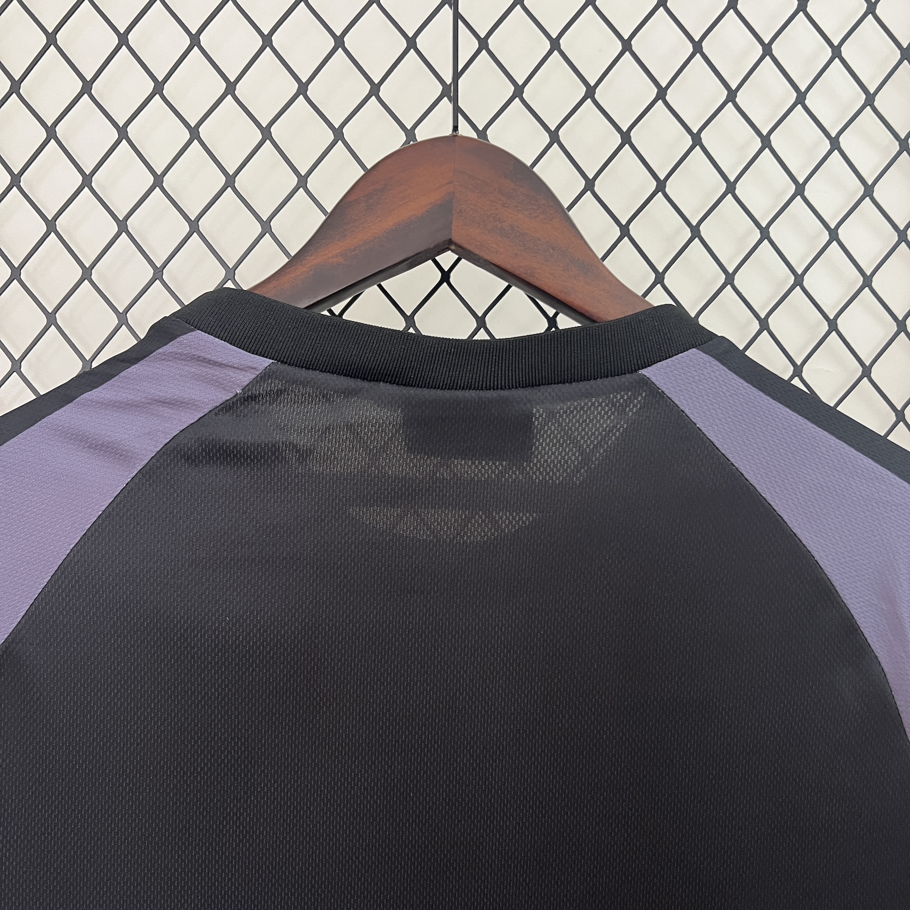 AlphaJersey-Retro Juventus 2001-02 Black Goalkeeper Jersey