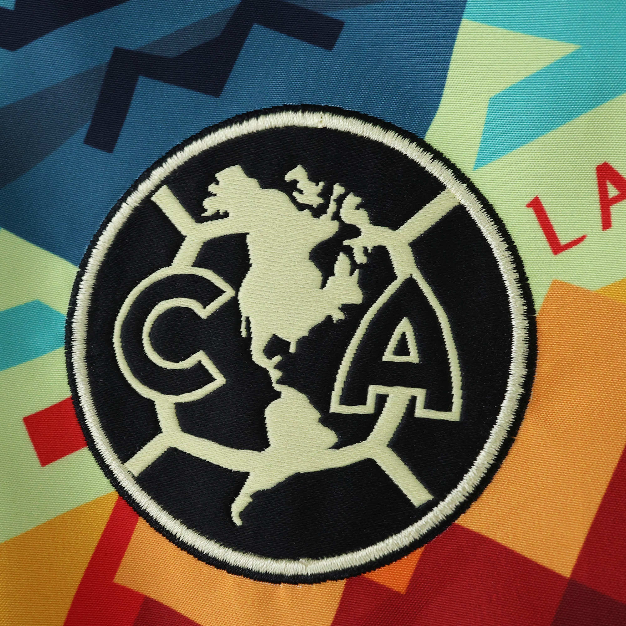 AlphaJersey-Club América 25-26 Throwback Double Sided Reversible Windbreaker - Blue & Black