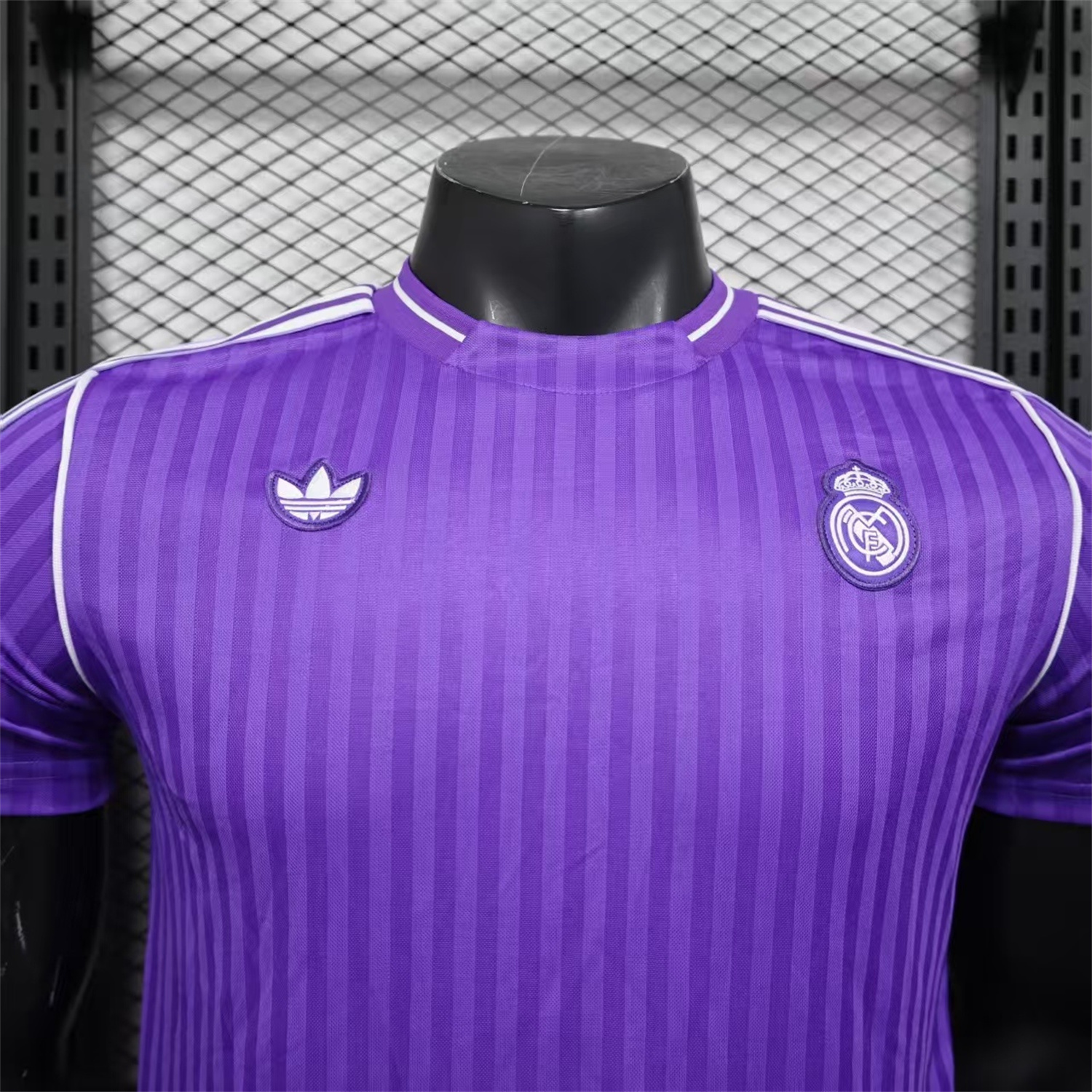 AlphaJersey-Real Madrid 25-26 Icon Range Trefoil Purple Travel Jersey - Player Version