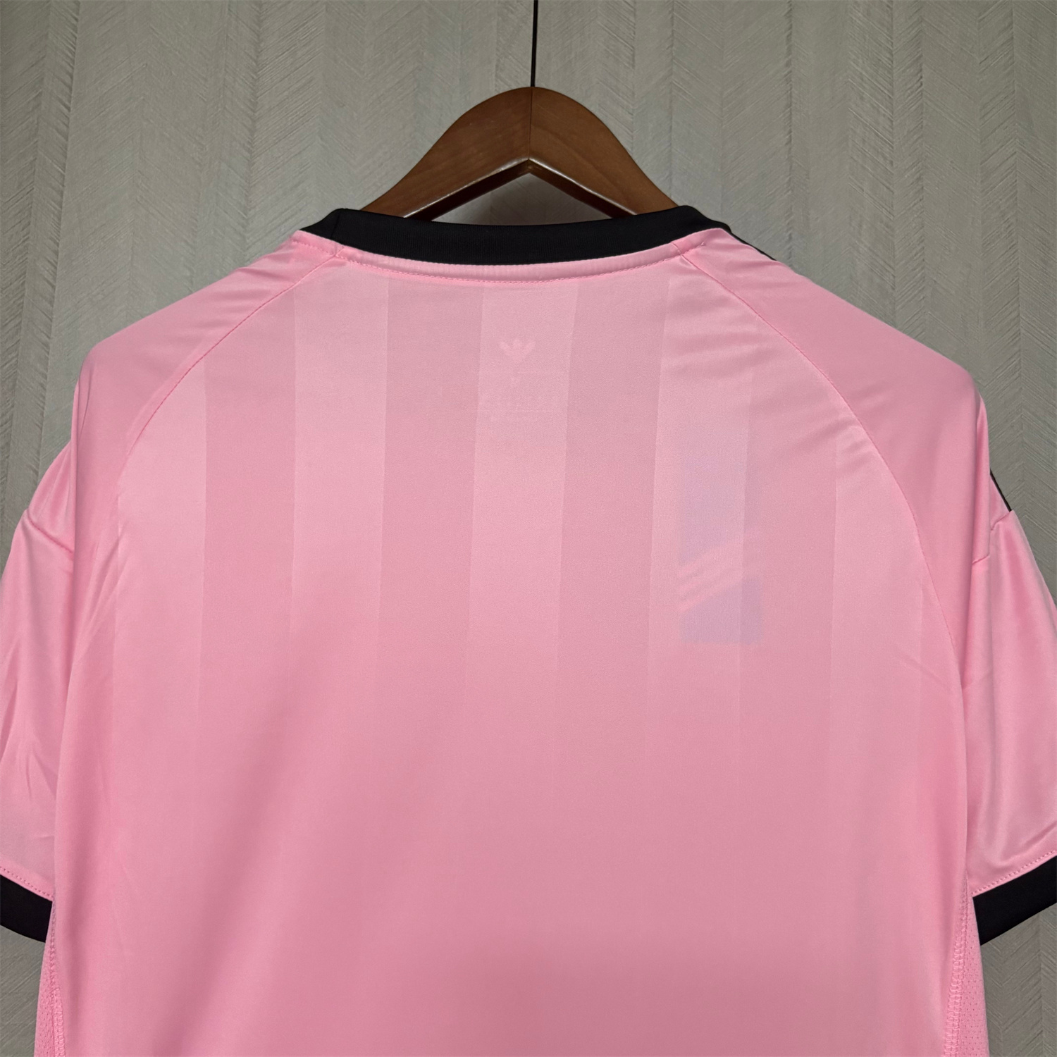 AlphaJersey-Newcastle United 25-26 Pink Special Jersey - Fans Version