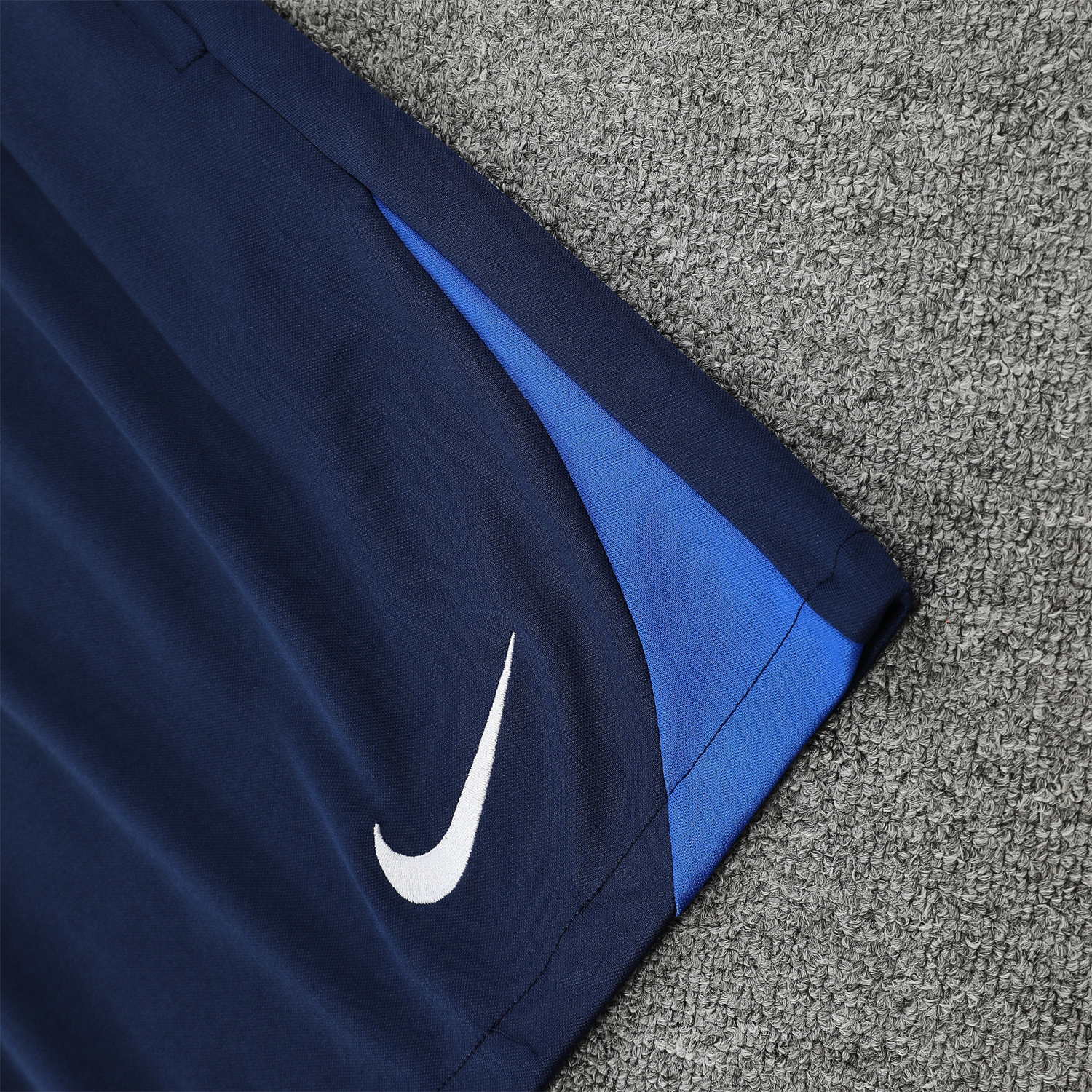 AlphaJersey-Paris Saint-Germain PSG 25-26 Short-Sleeve Training Set - Red And Blue Lines Top & Blue Shorts