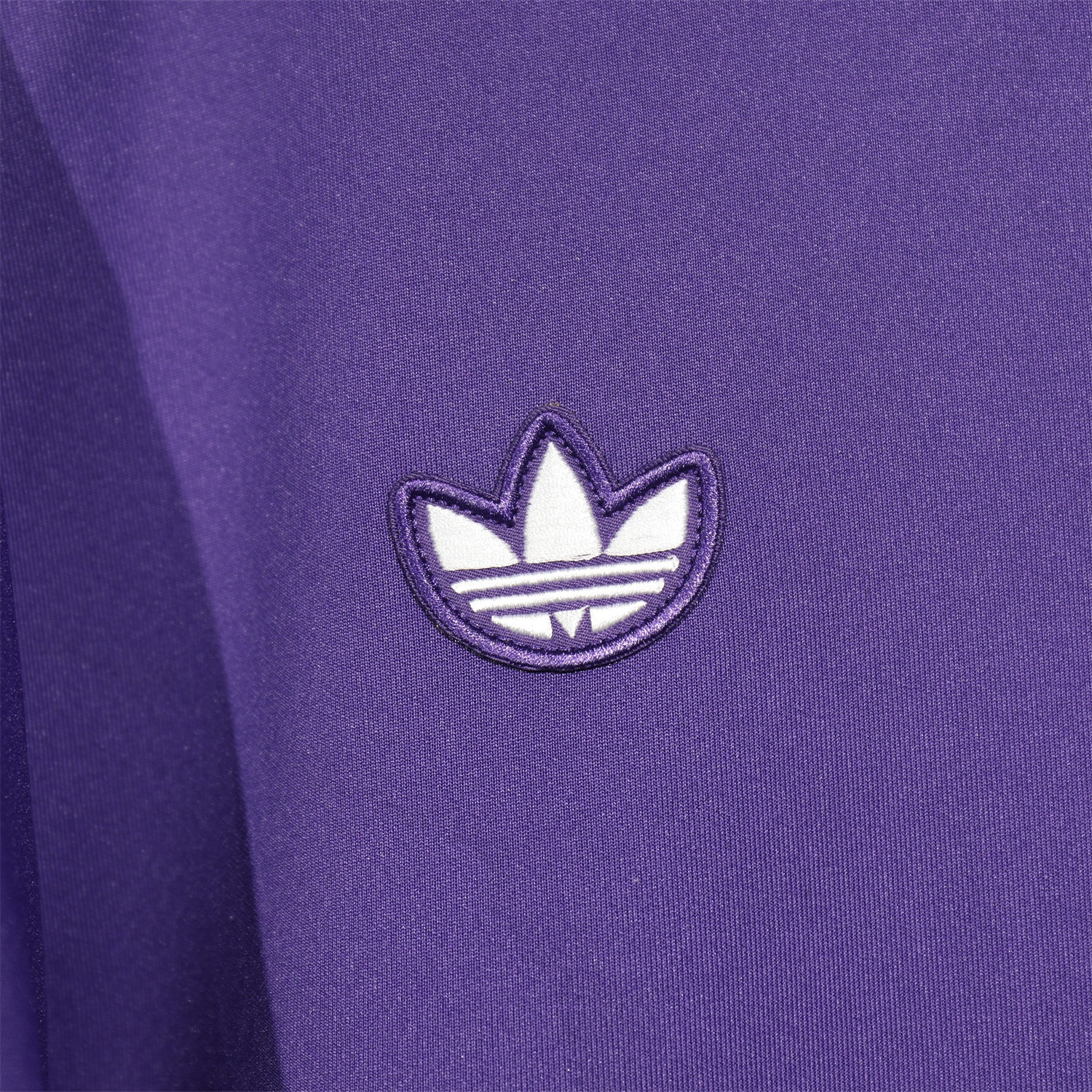 AlphaJersey-Real Madrid 25-26 White Lines Training Set - Purple Top and Purple Pants