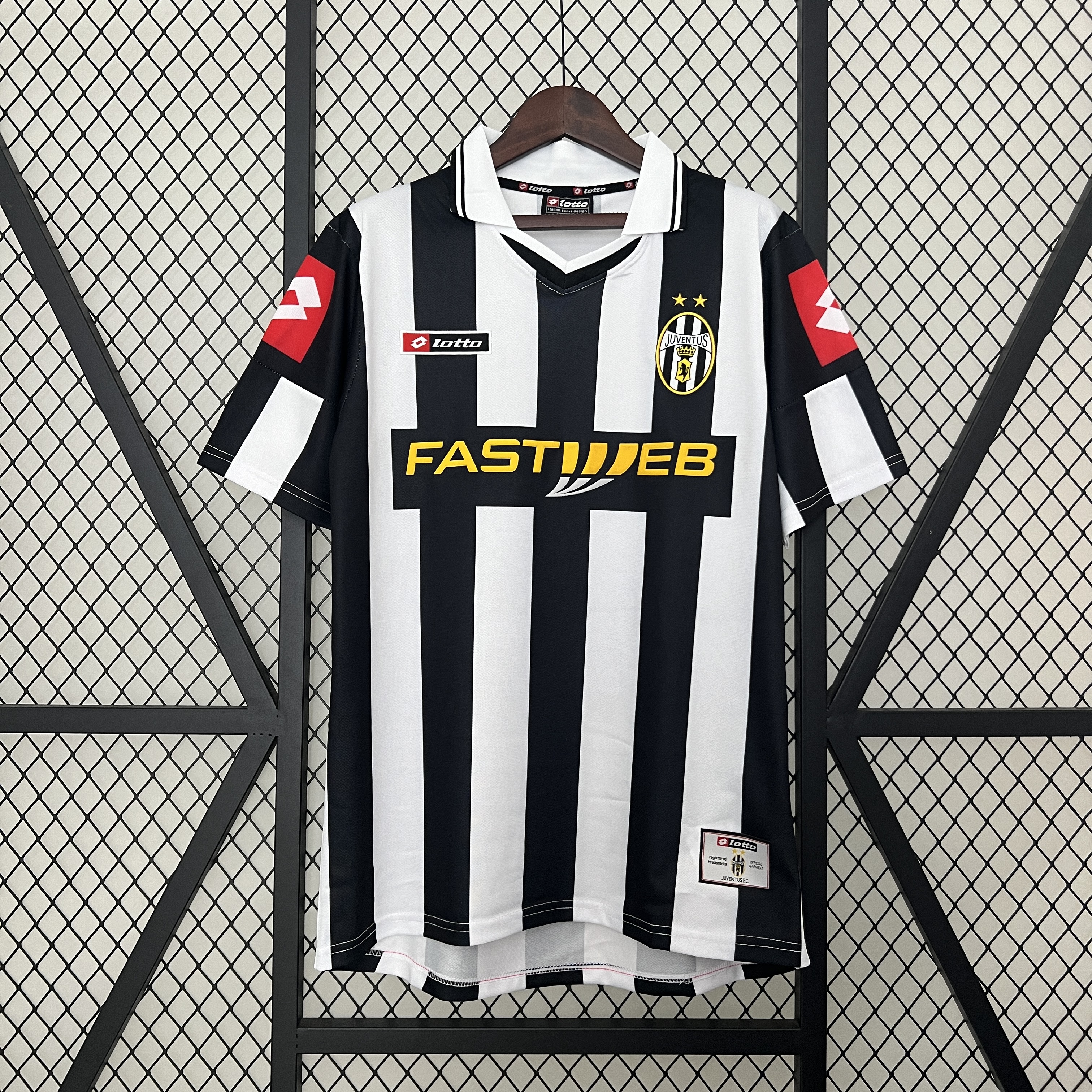 AlphaJersey-Retro Juventus 2001-02 Home Stadium Jersey