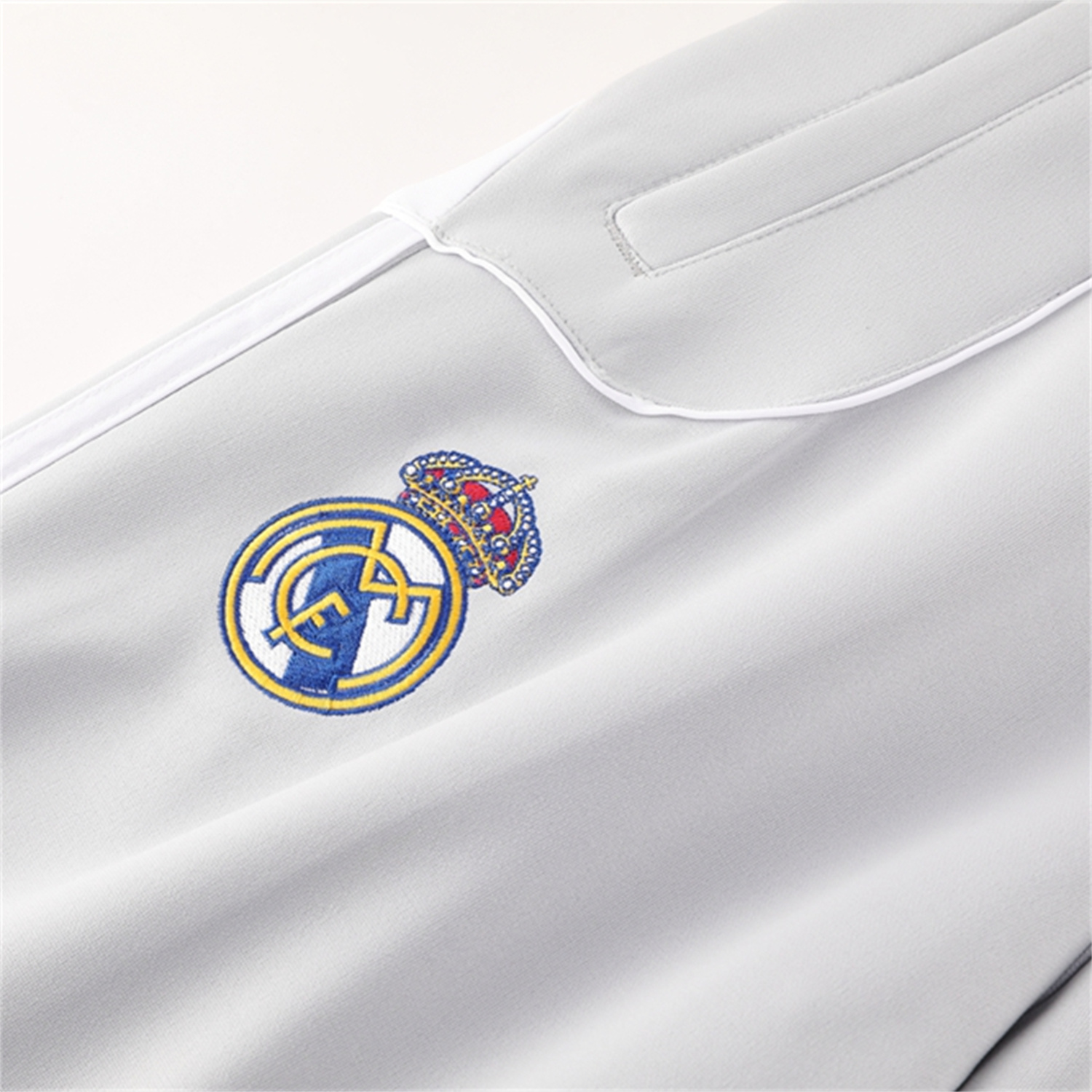 AlphaJersey-Real Madrid 25-26 Jacket Training Tracksuit - White Jackets & Light Grey Pants