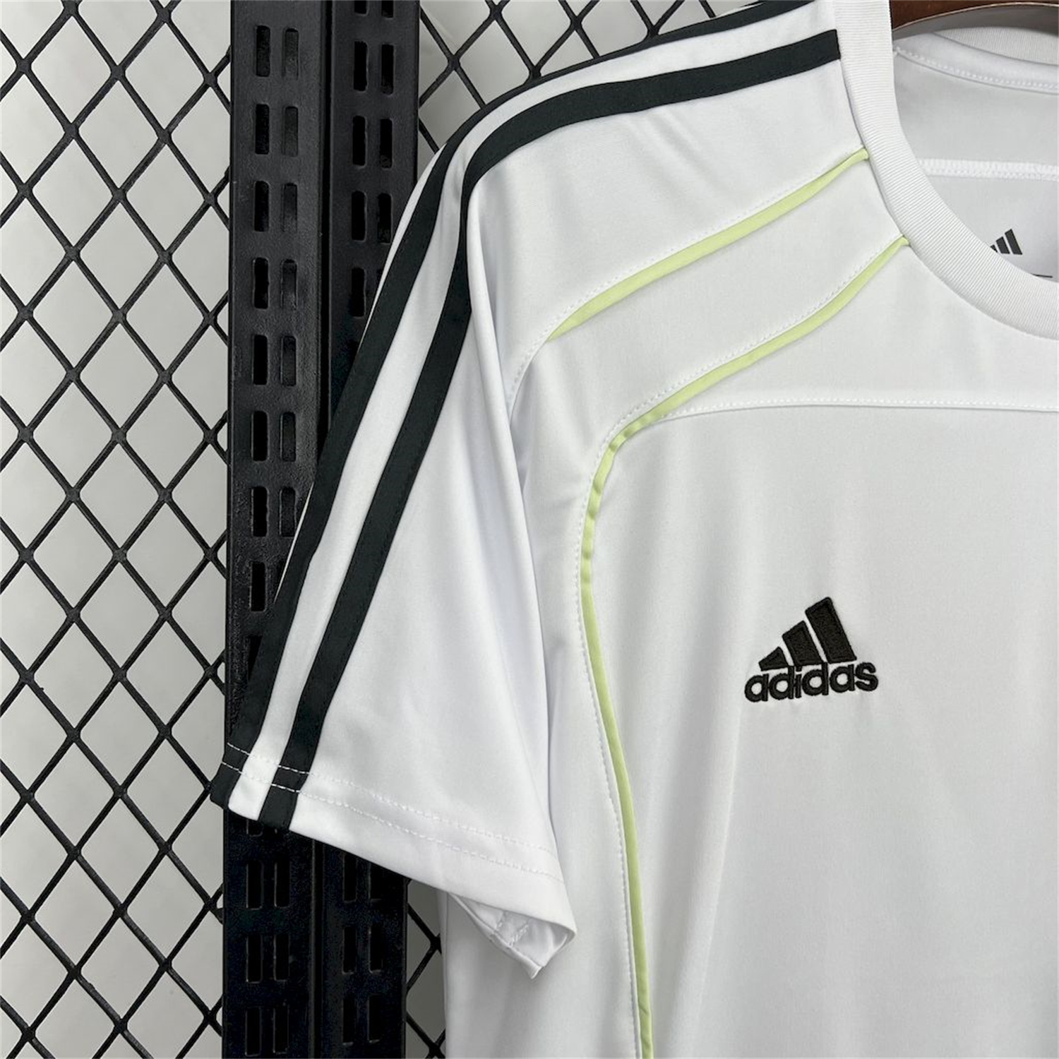 AlphaJersey-Real Madrid 25-26 Urban Purist Throwback White Jersey - Fans Version
