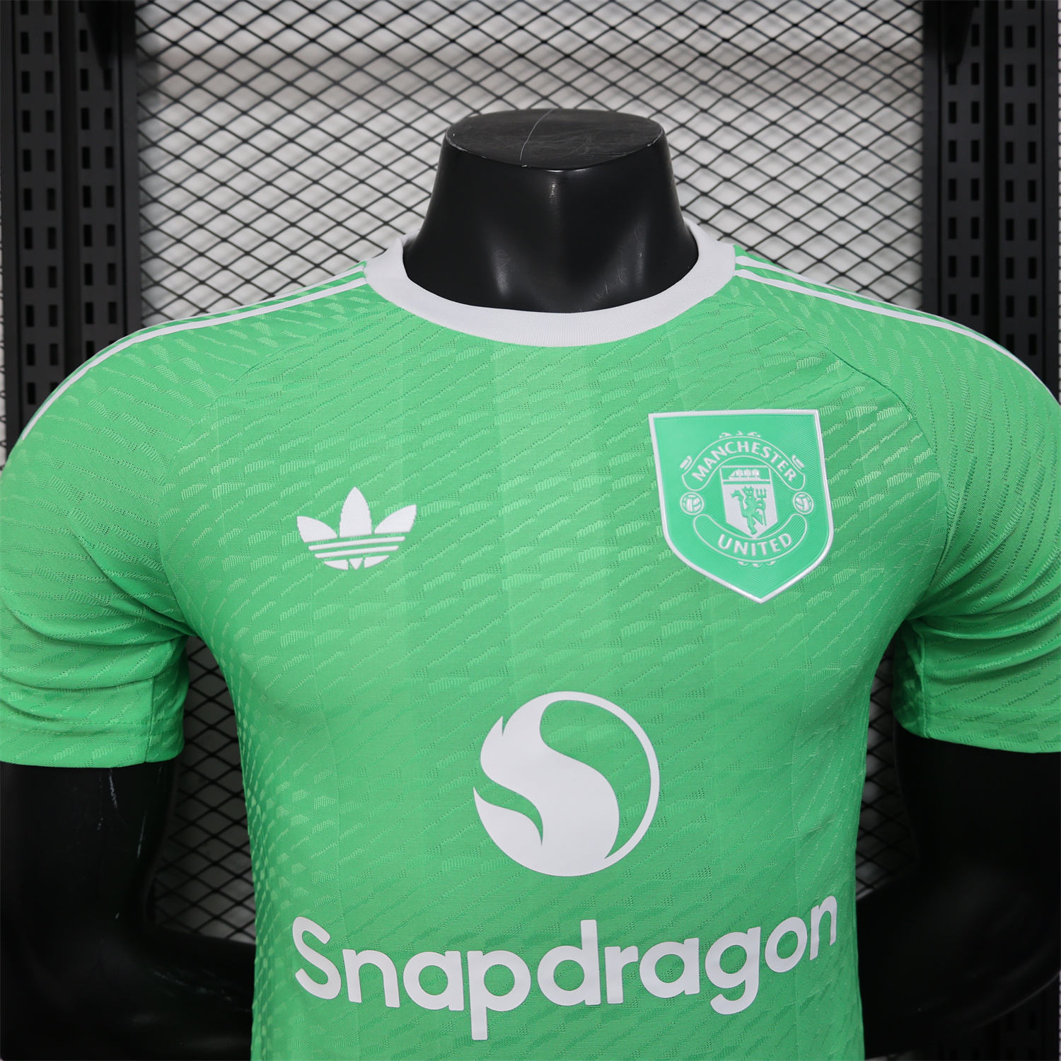 AlphaJersey-Manchester United 25-26 Trefoil Green Goalkeeper Jersey - Player Version