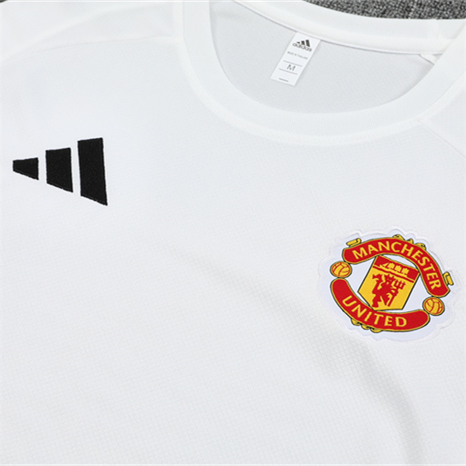AlphaJersey-Manchester United 25-26 Short-Sleeve Training Set - White Top & Black Shorts