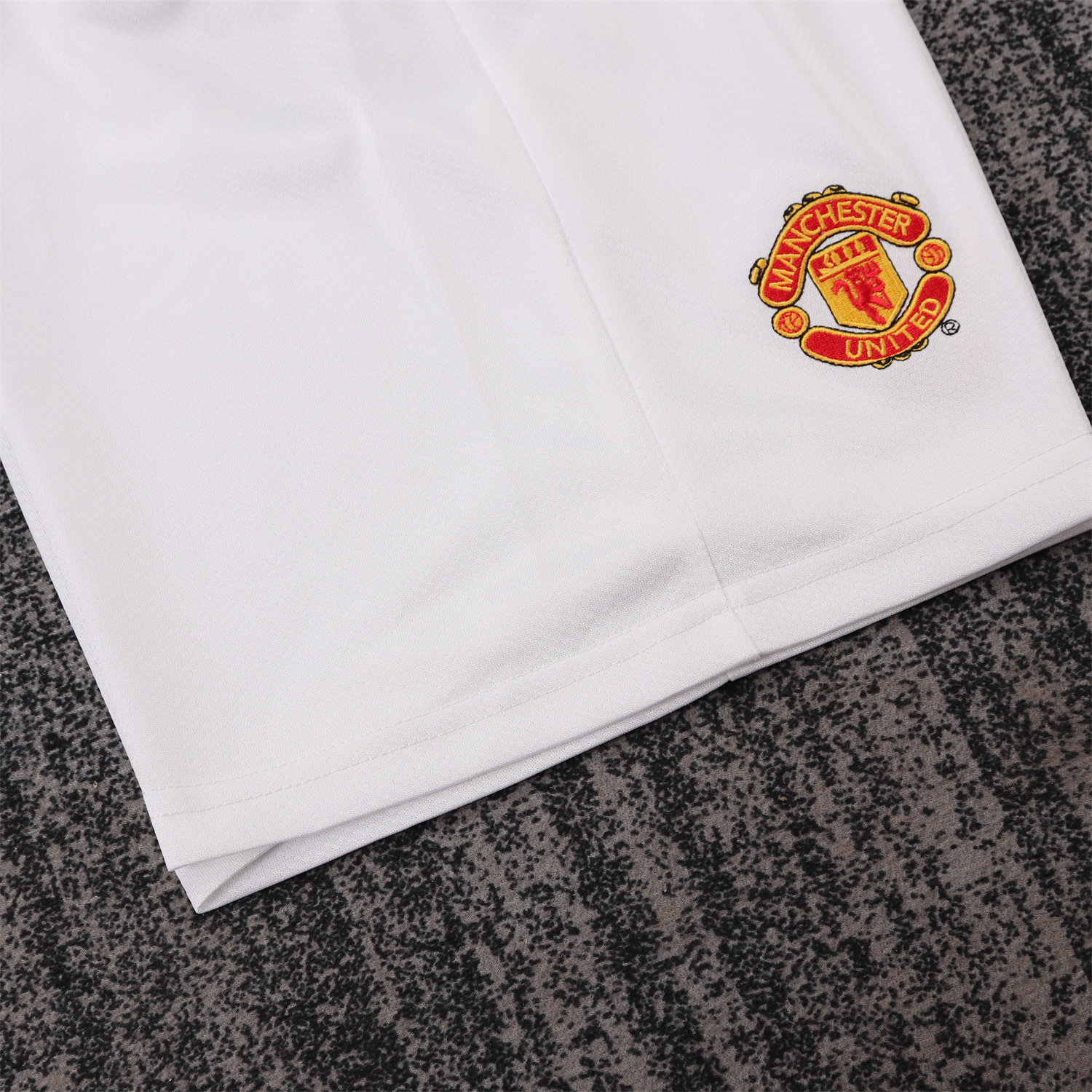 AlphaJersey-Retro Manchester United 2005-06 Home Kids Kit