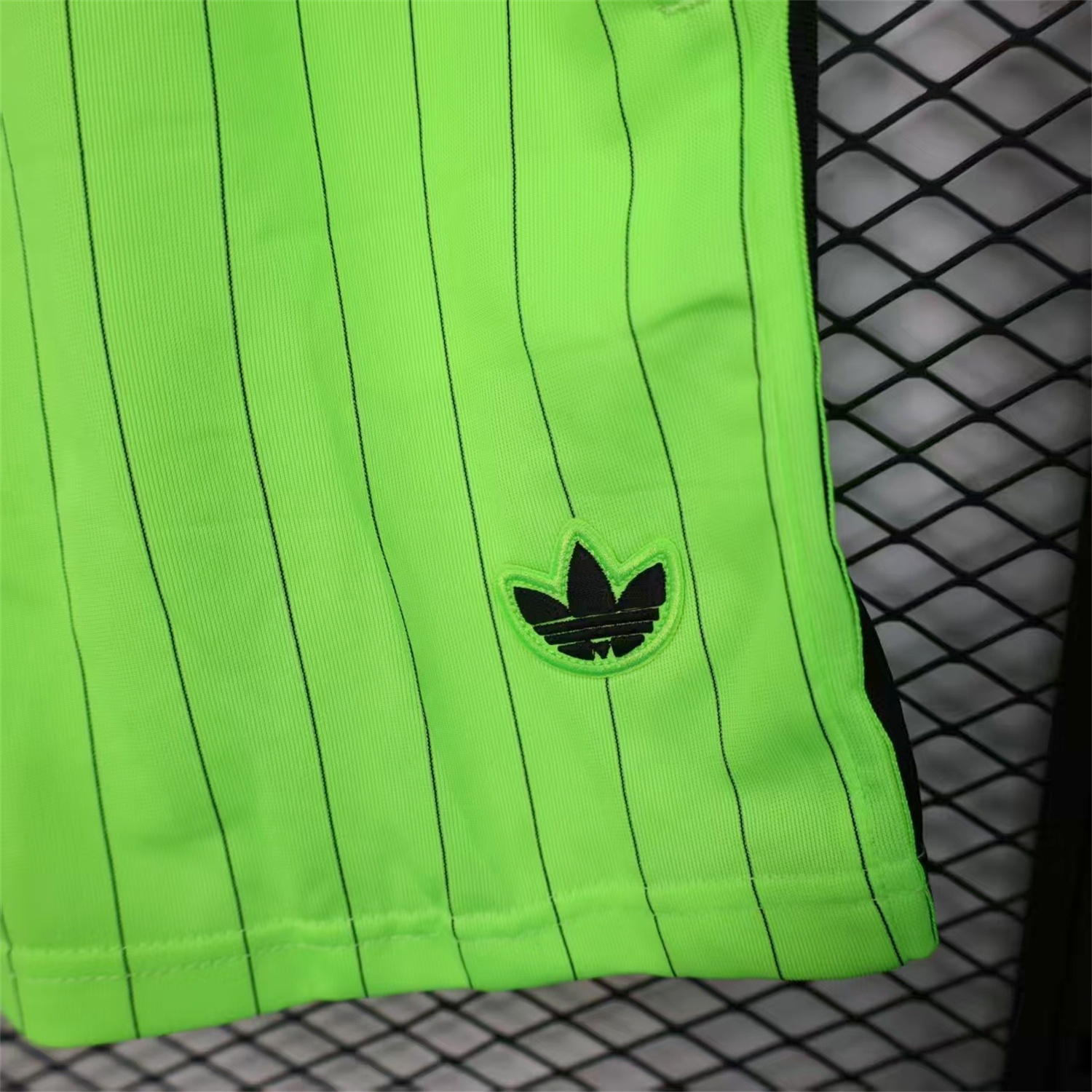 AlphaJersey-Celtic 25-26 Trefoil Green Travel Shorts - Player Version