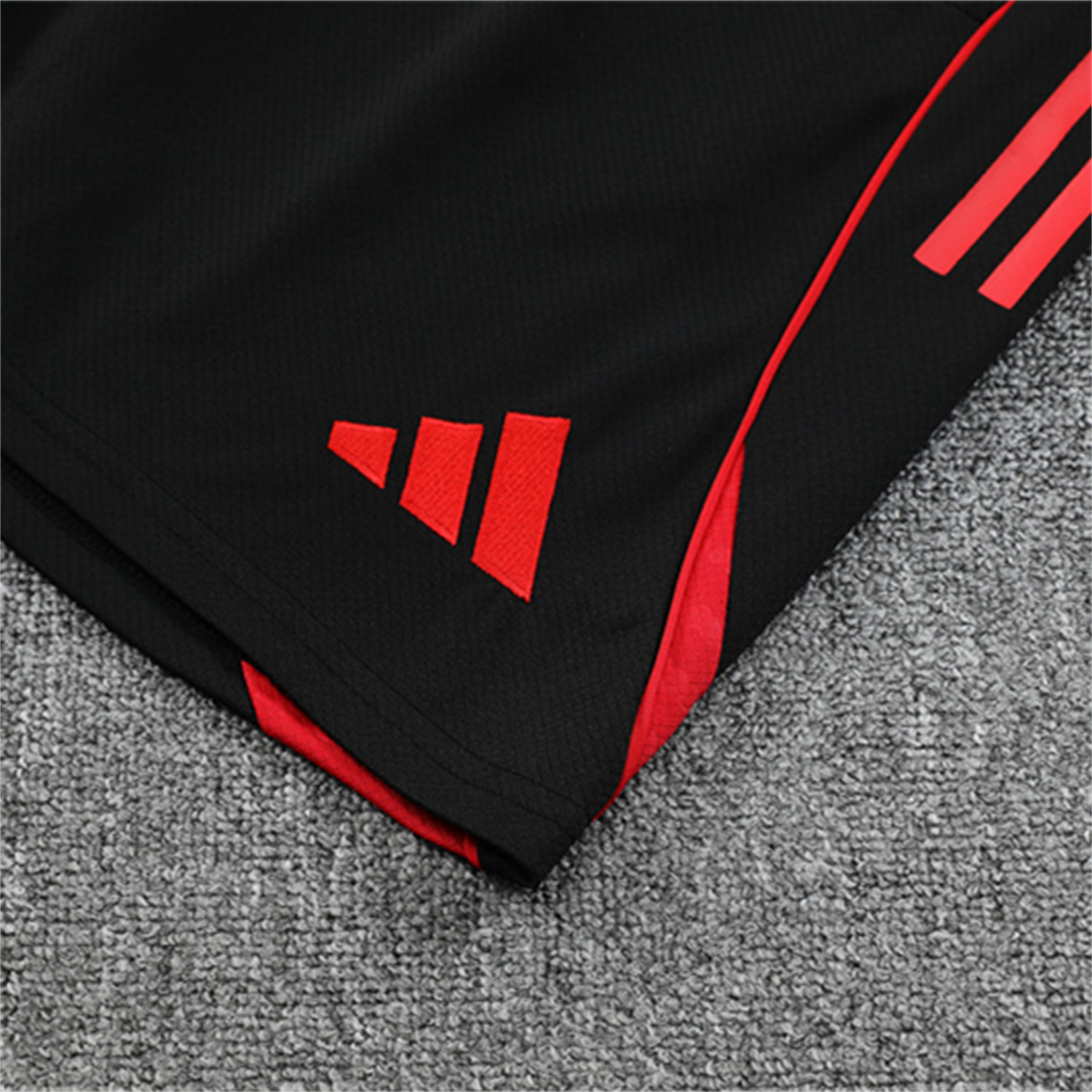 AlphaJersey-Manchester United 25-26 Kid Short-Sleeve Training Set - White Top & Black Shorts
