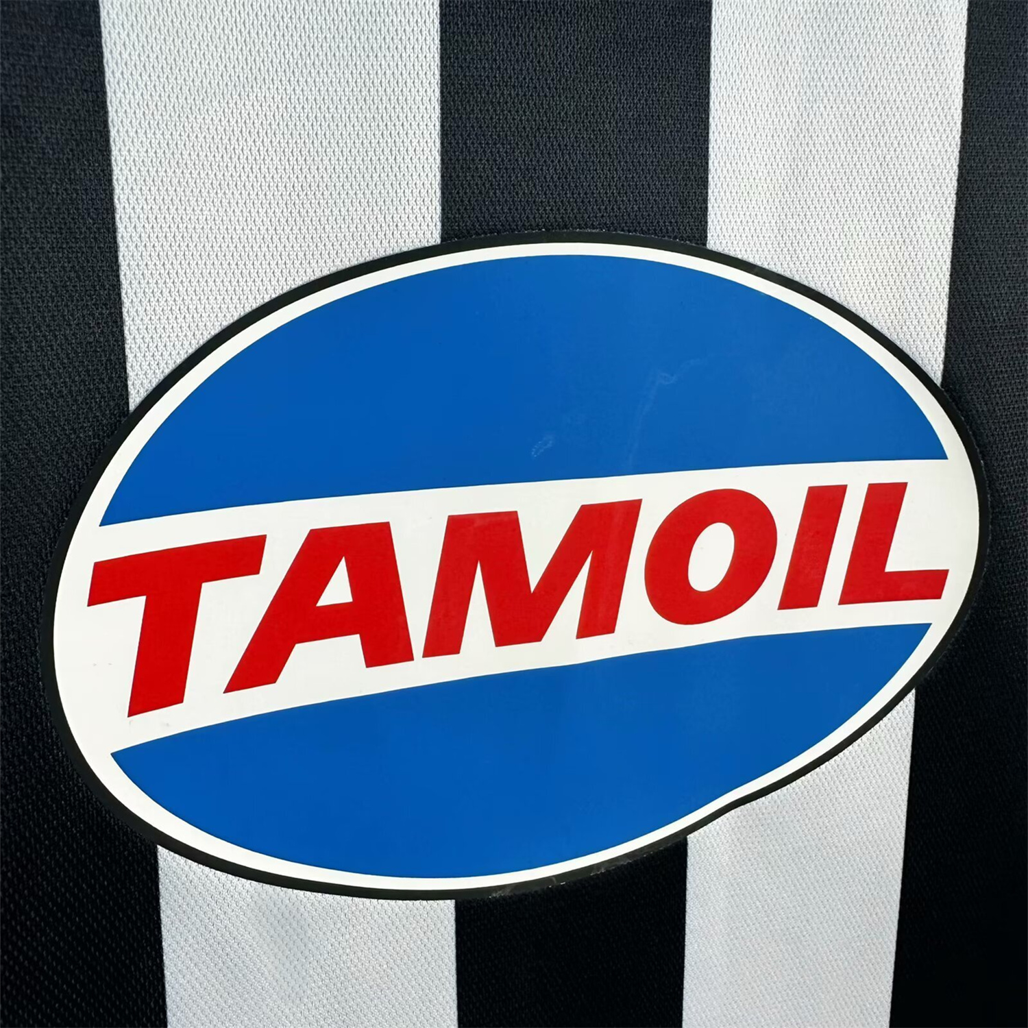 AlphaJersey-Retro Juventus 2005-06 Home Jersey