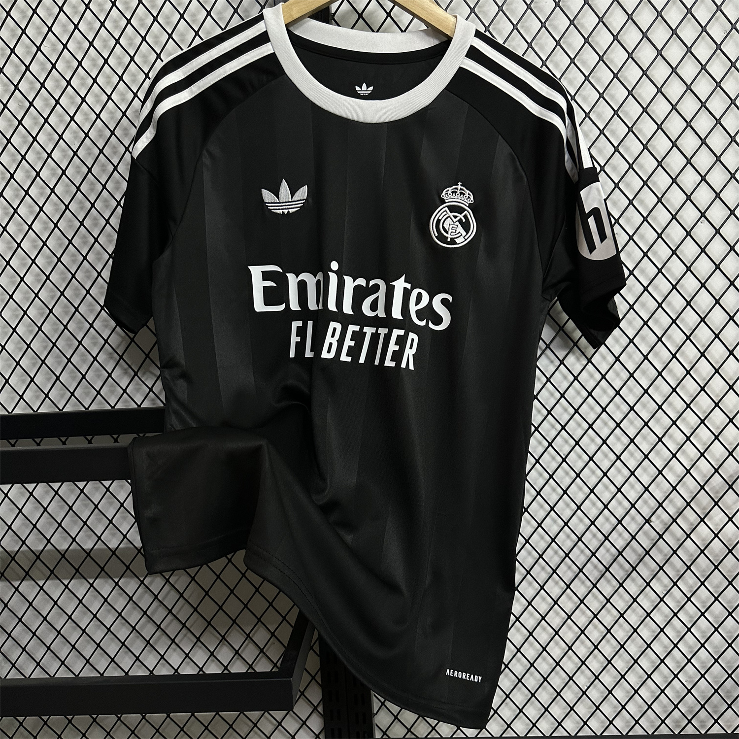 AlphaJersey-Real Madrid 25-26 Black Terrace Goalkeeper Jersey - Fans Version