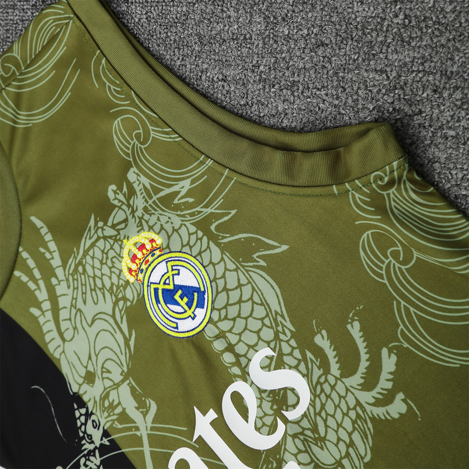 AlphaJersey-Real Madrid 25-26 Vest Training Set - Green-Black Dragon Vest & Black-White Shorts