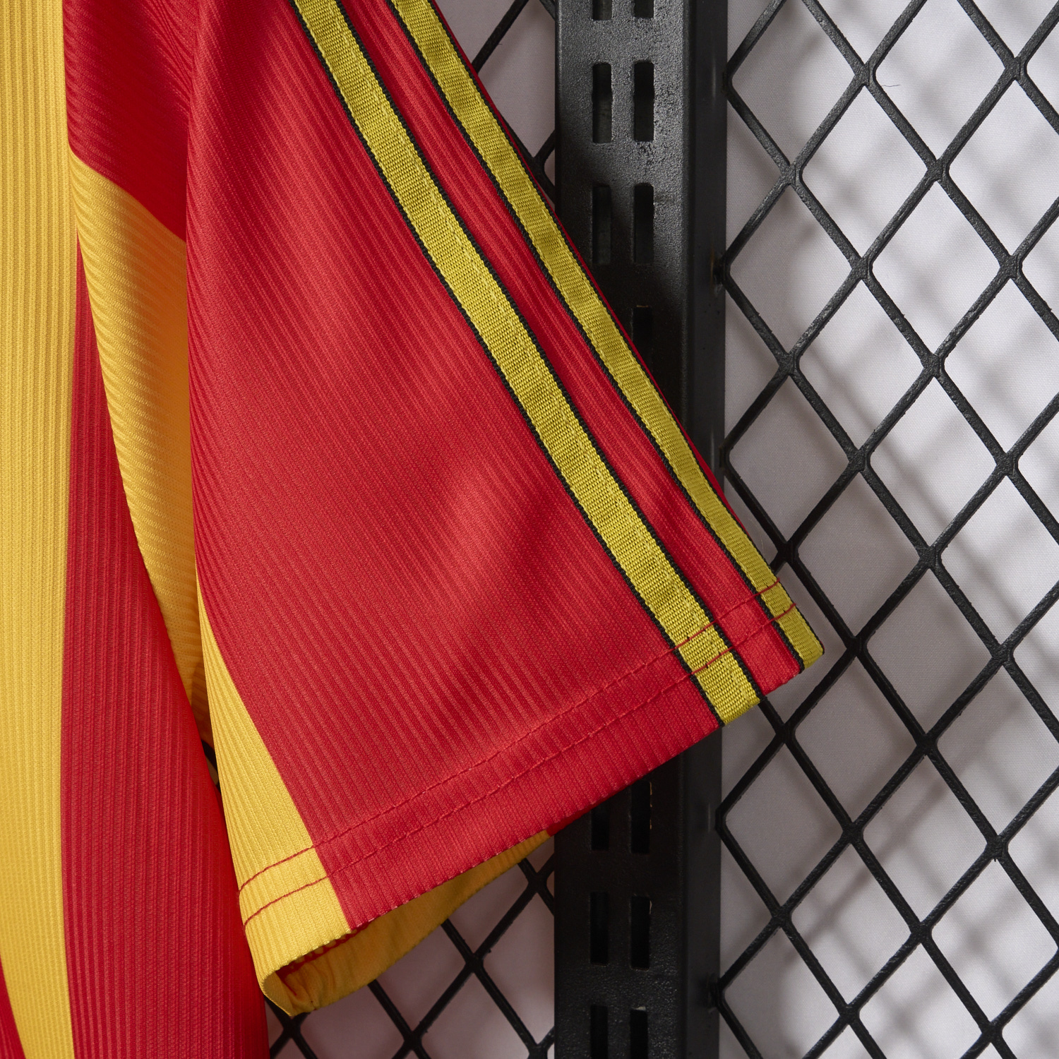 AlphaJersey-Retro Galatasaray 2000-01 Home Jersey