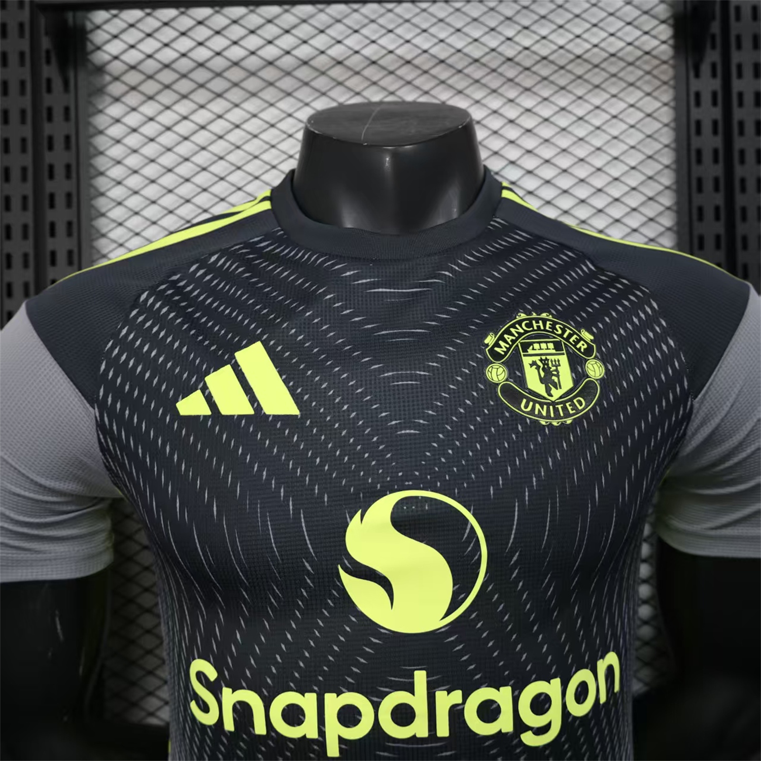 AlphaJersey-Manchester United 25-26 Black Grey Goalkeeper Jersey - Player Version