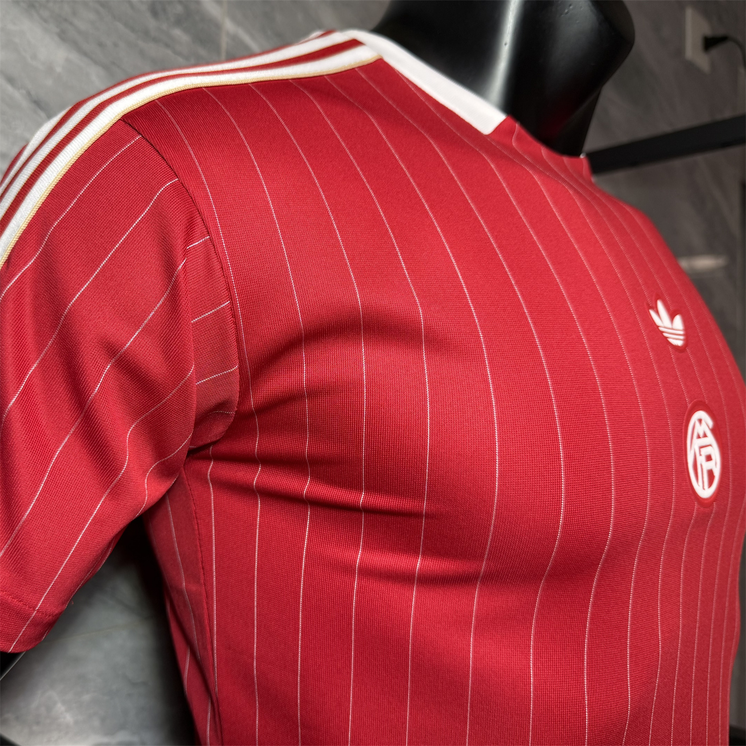 AlphaJersey-Bayern Munich 25-26 Trefoil Red And White Travel Jersey - Player Version