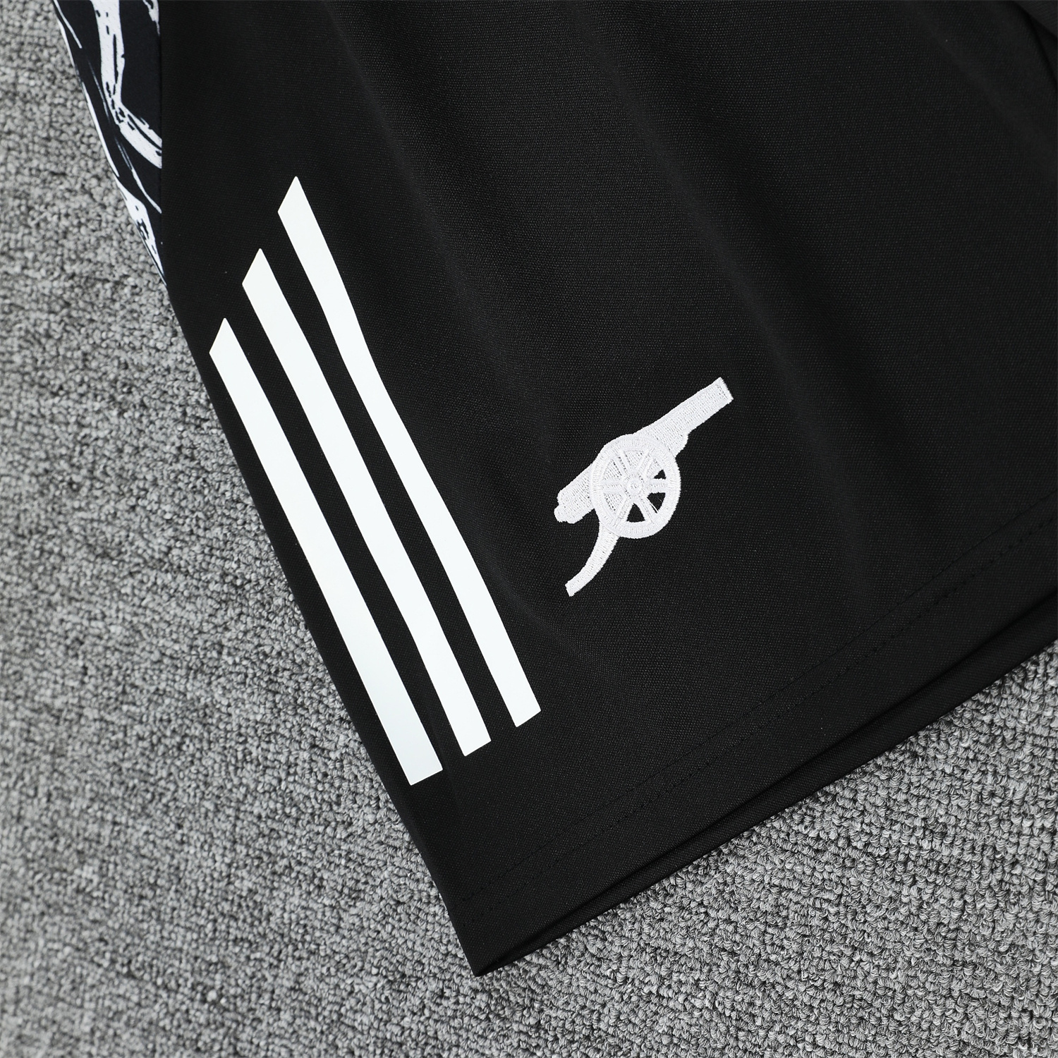 AlphaJersey-Arsenal 25-26 Vest Training Set - Colorful Festival Vest and Black Shorts