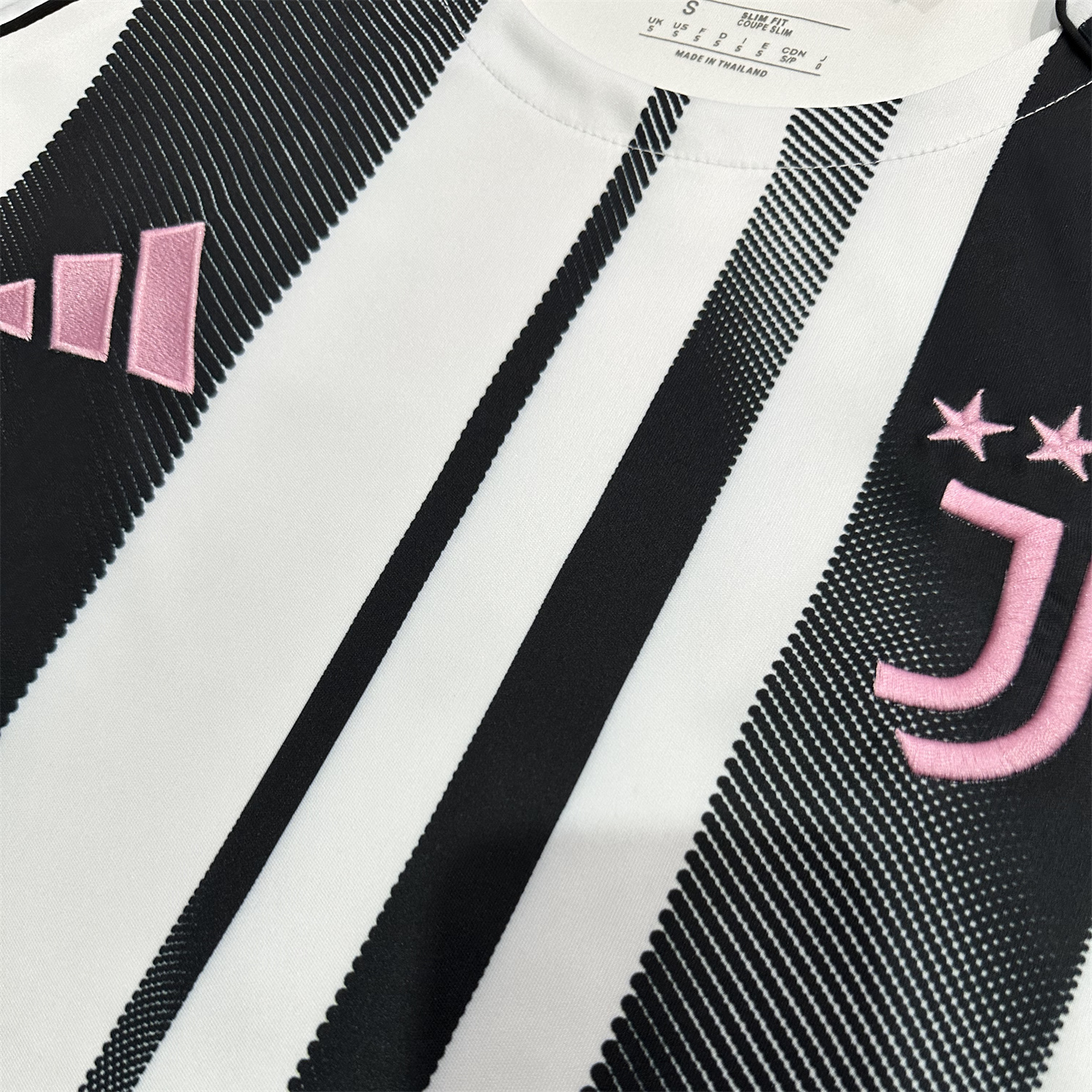 AlphaJersey-Juventus 25-26 Home Unsponsored Jersey - Fans Version