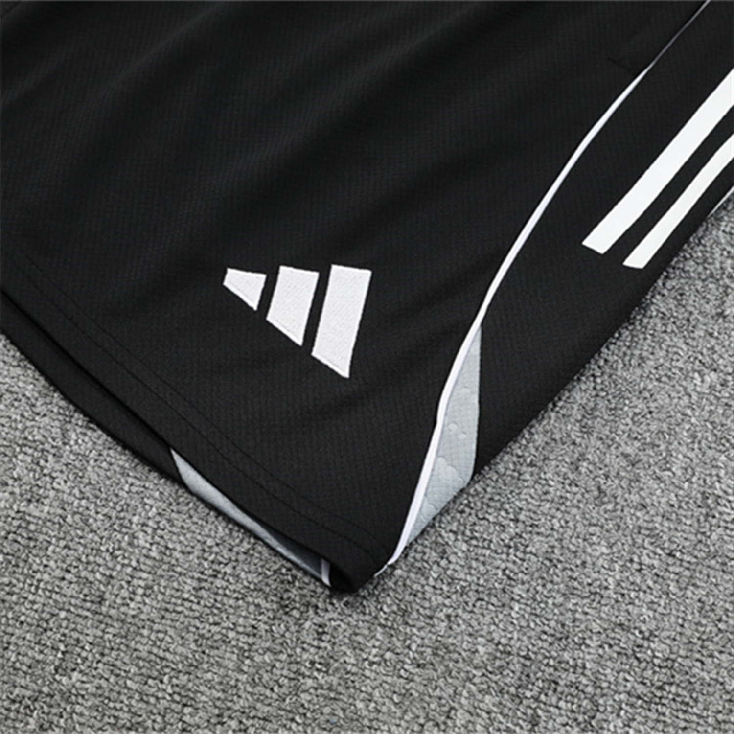 AlphaJersey-Argentina 25-26 Kids Pre-Match Short-Sleeve Training Set - Black Top & Shorts