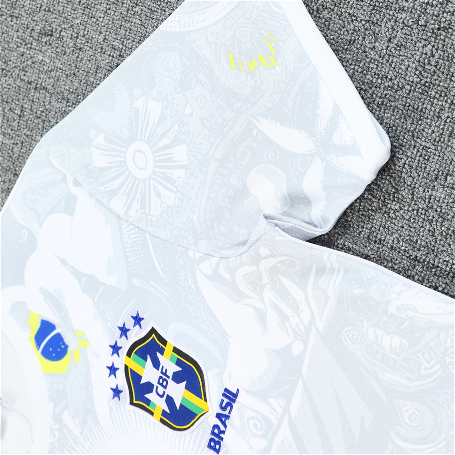 AlphaJersey-Brazil 25-26 White Jesus Statue Short-Sleeve Training Set - White Top & Black Shorts