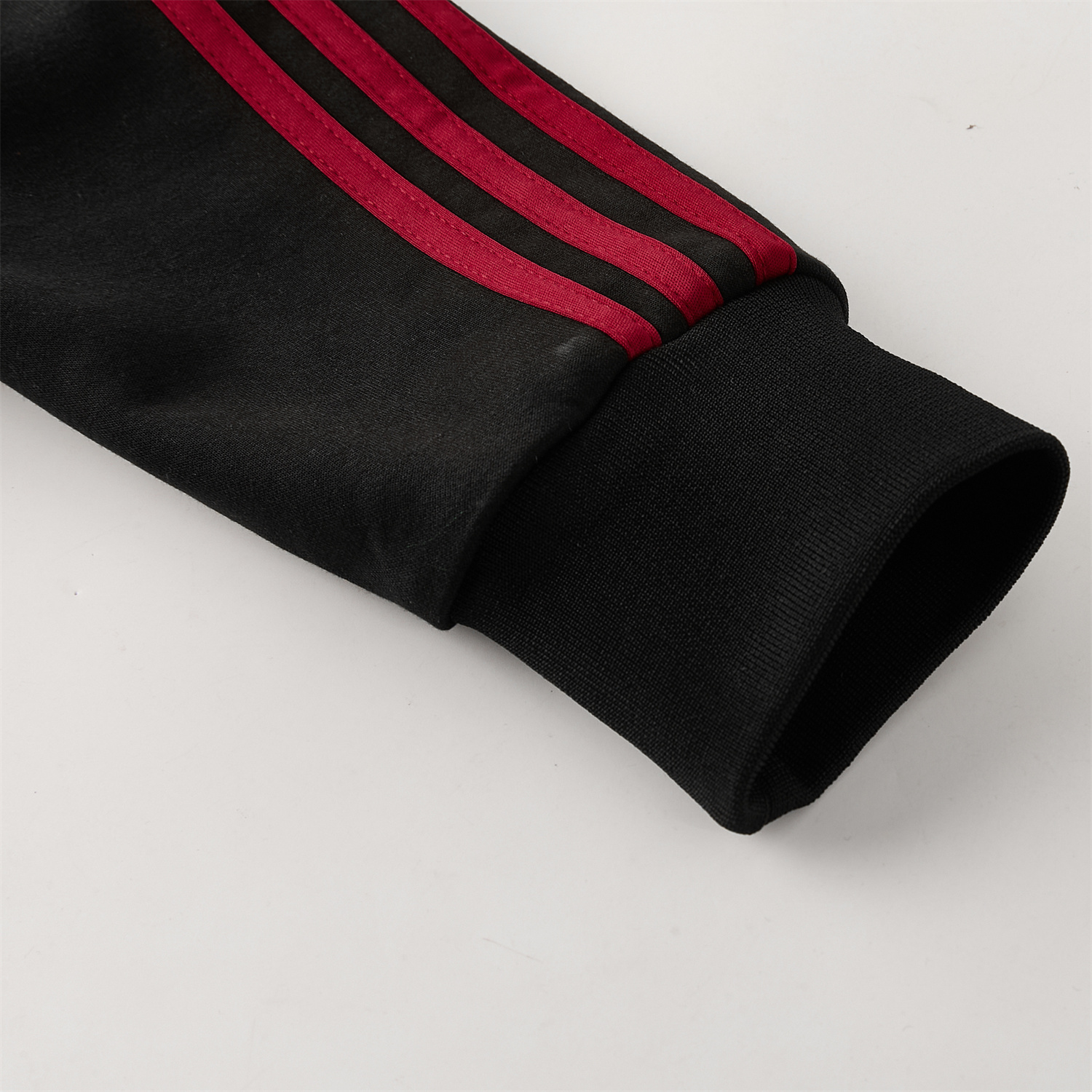 AlphaJersey-Liver.pool 25-26 Hooded Windbreaker Training Set - Black Top & Black Pants