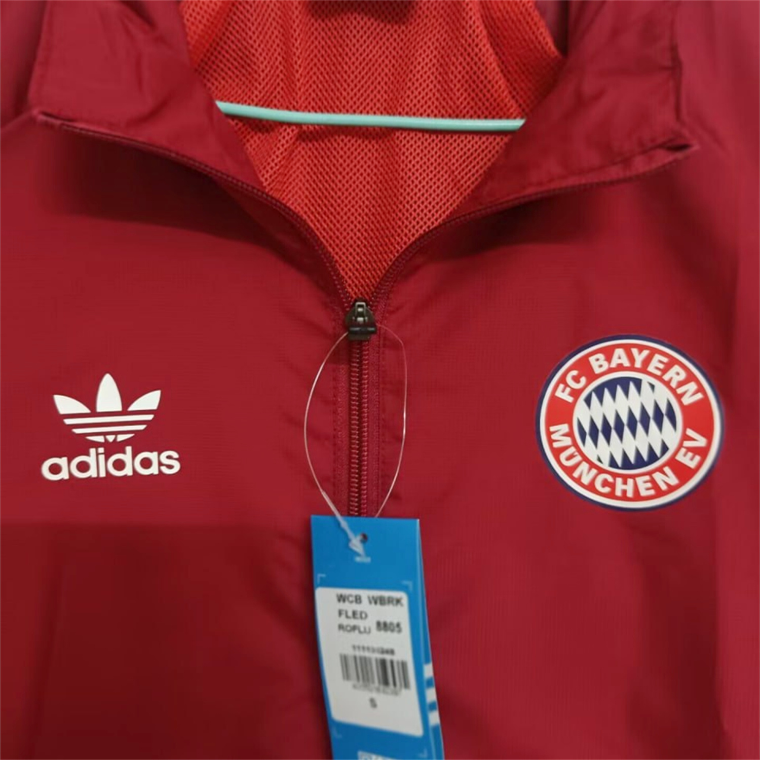 AlphaJersey-Bayern Munich 25-26 Terrace Icon Windbreaker Jacket - Red