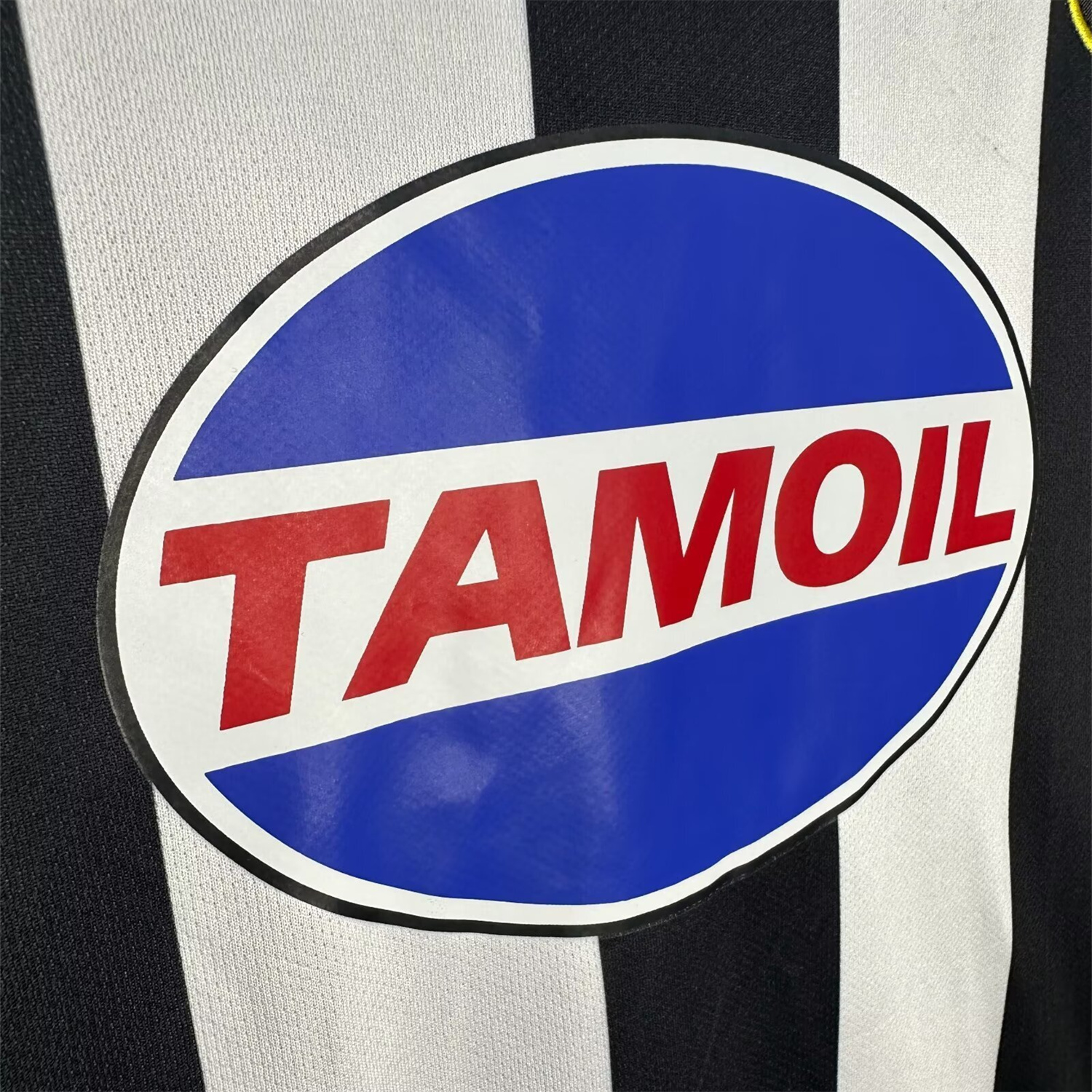 AlphaJersey-Retro Juventus 2002-03 European Home Long Sleeves Jersey