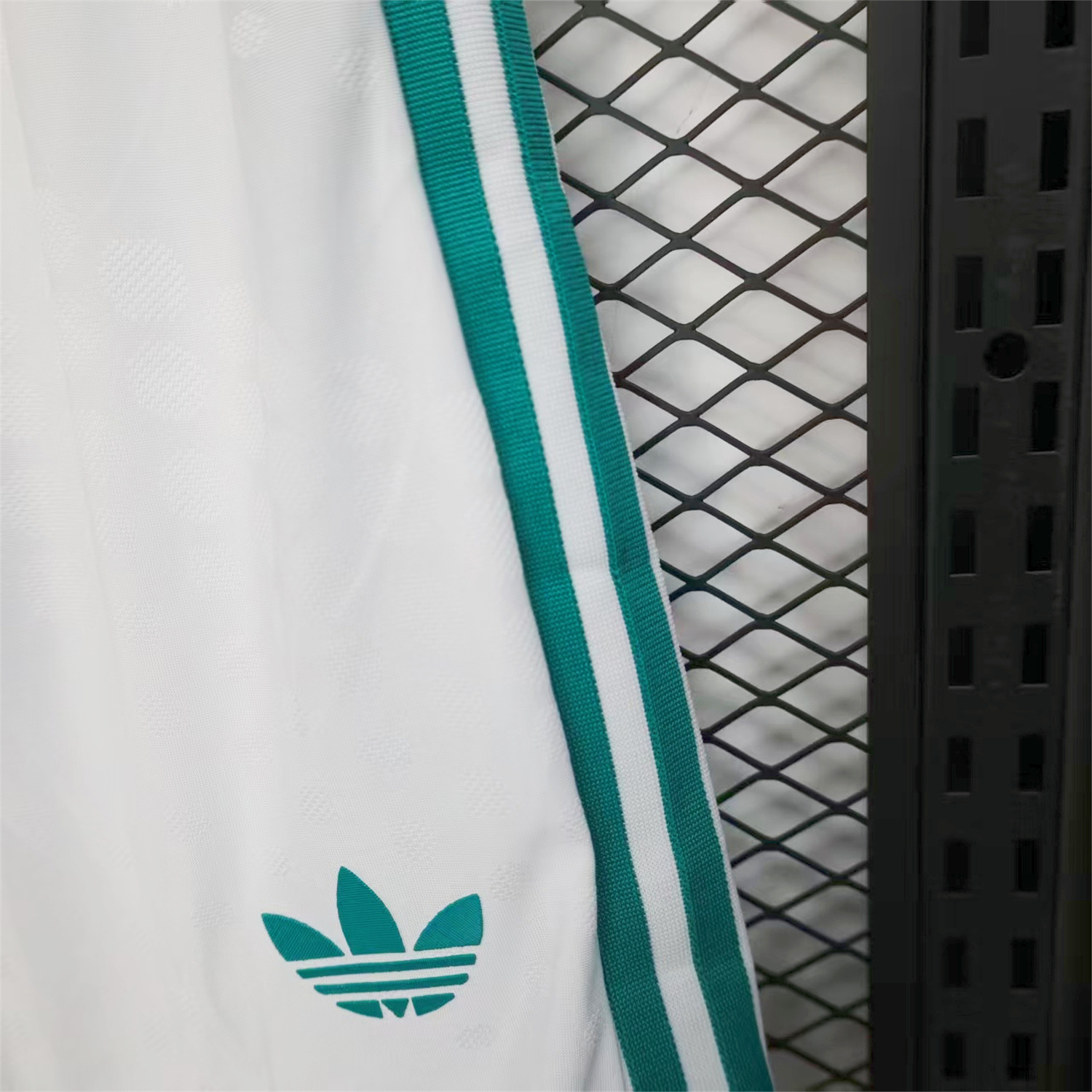 AlphaJersey-Liver.pool 25-26 Third White Shorts - Player Version