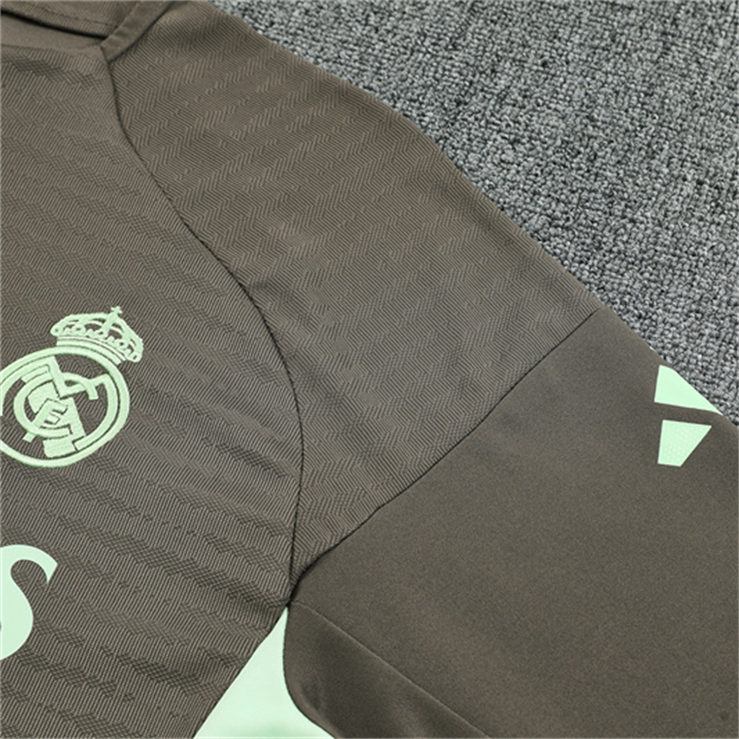 AlphaJersey-Real Madrid 25-26 Kids Long Sleeve Training Set - Player Version - Khaki Top and Khaki Pants