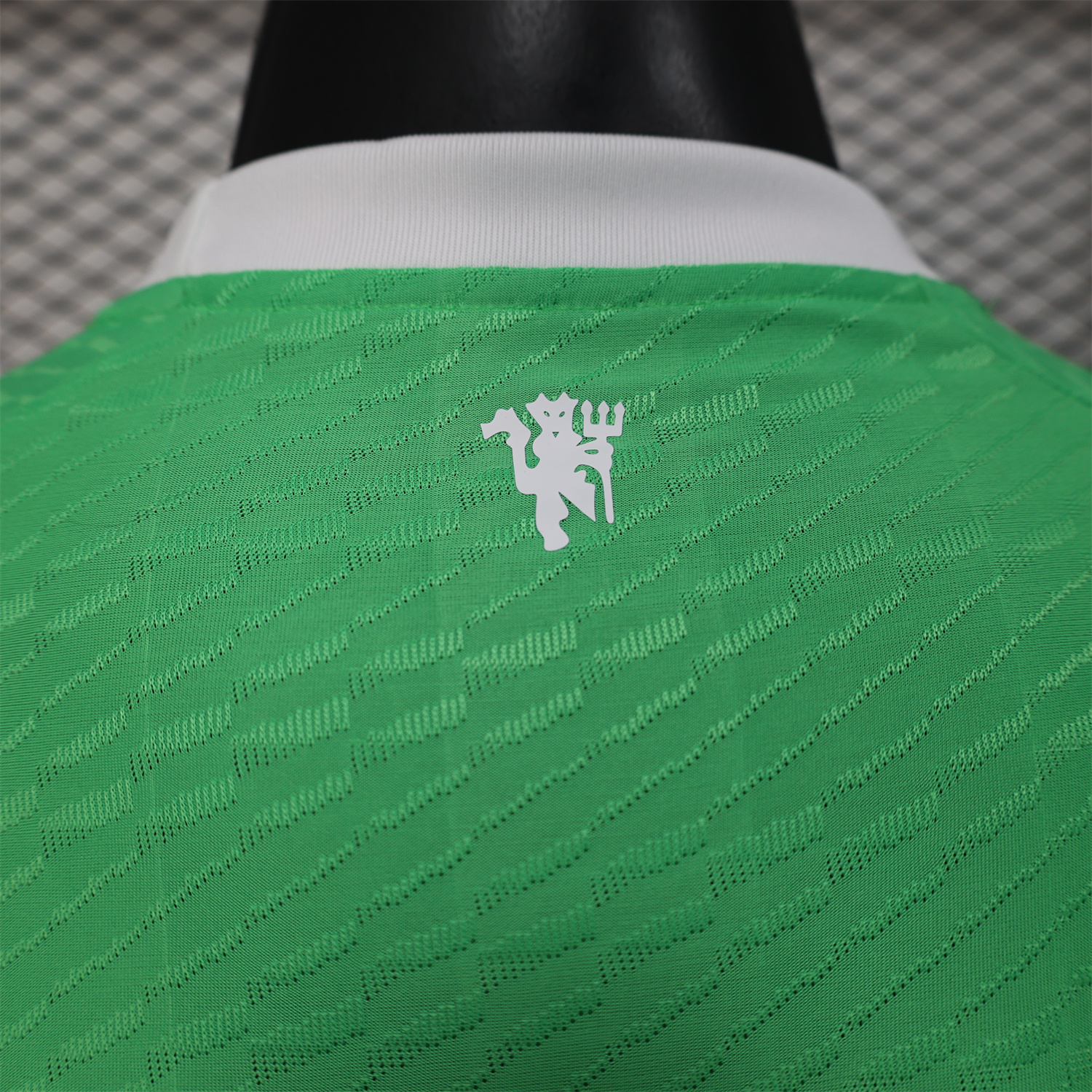 AlphaJersey-Manchester United 25-26 Trefoil Green Goalkeeper Jersey - Player Version
