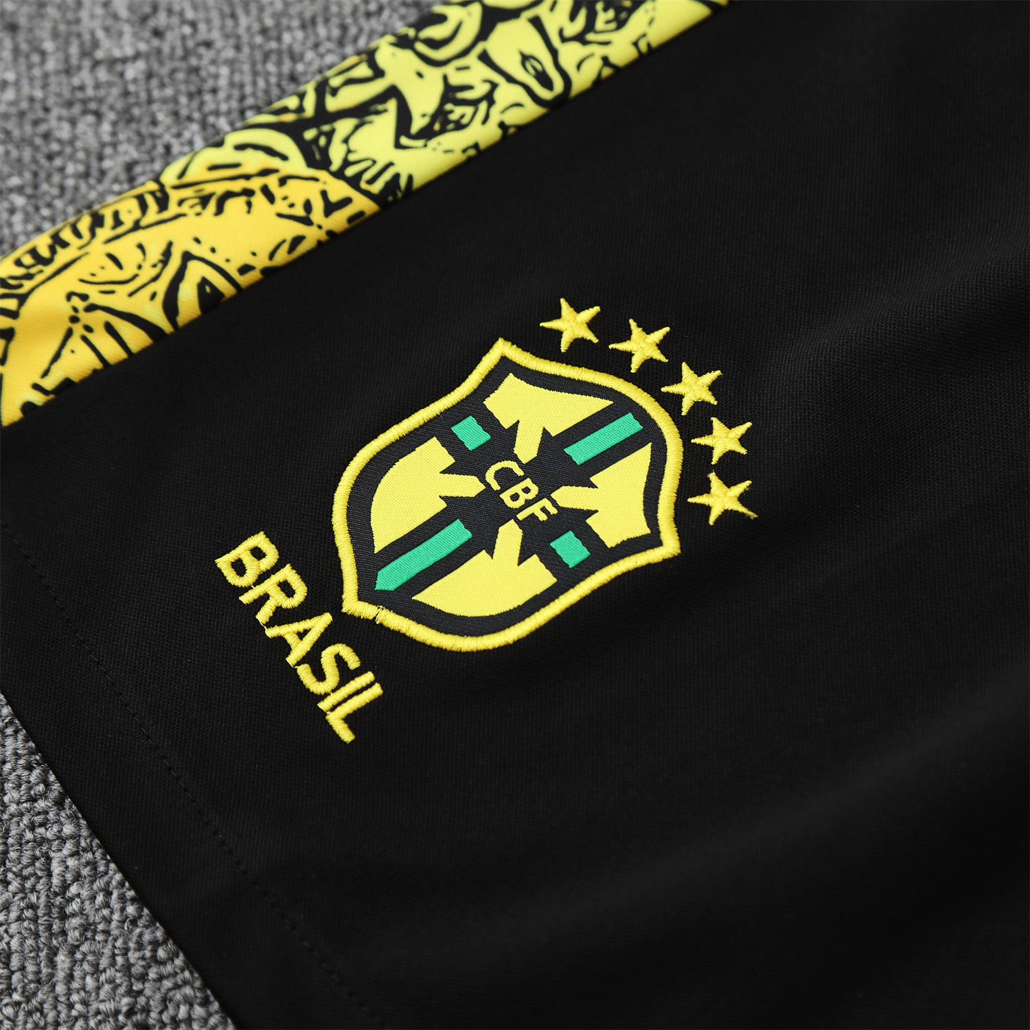 AlphaJersey-Brazil 25-26 Yellow Jesus Statue Vest Training Set - Yellow Vest & Black Shorts
