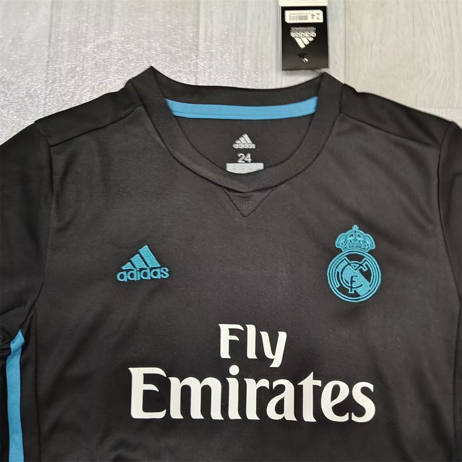 AlphaJersey-Retro Real Madrid 2017-18 Away Black Kids Kit