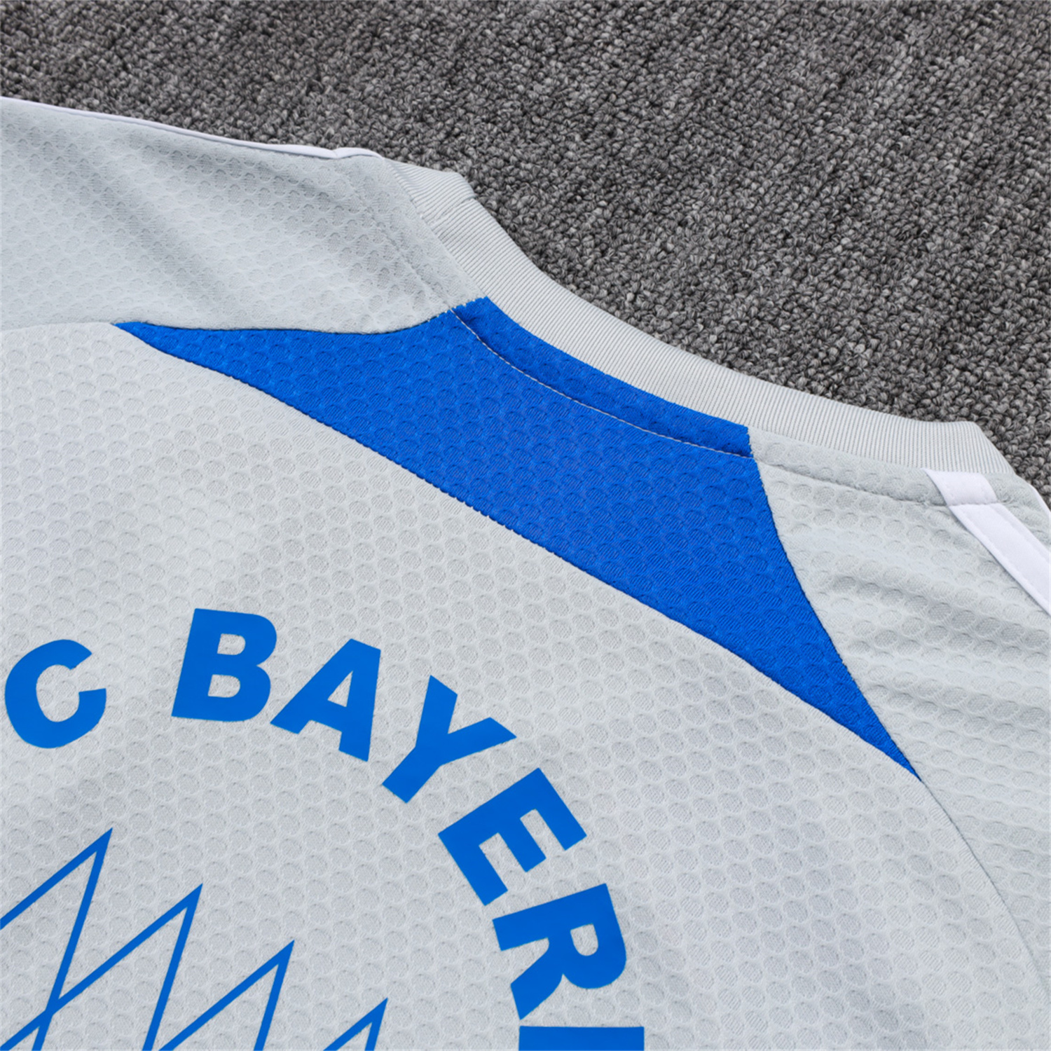 AlphaJersey-Bayern Munich 25-26 Short-Sleeve Training Set - Grey Throwback Top & Shorts