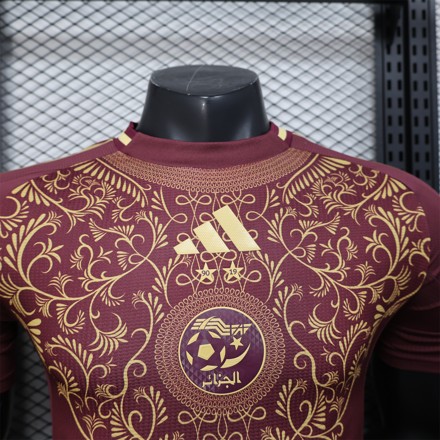 AlphaJersey-Algeria 25-26 Burgundy Jersey with Chest Pattern Decoration - Player Version