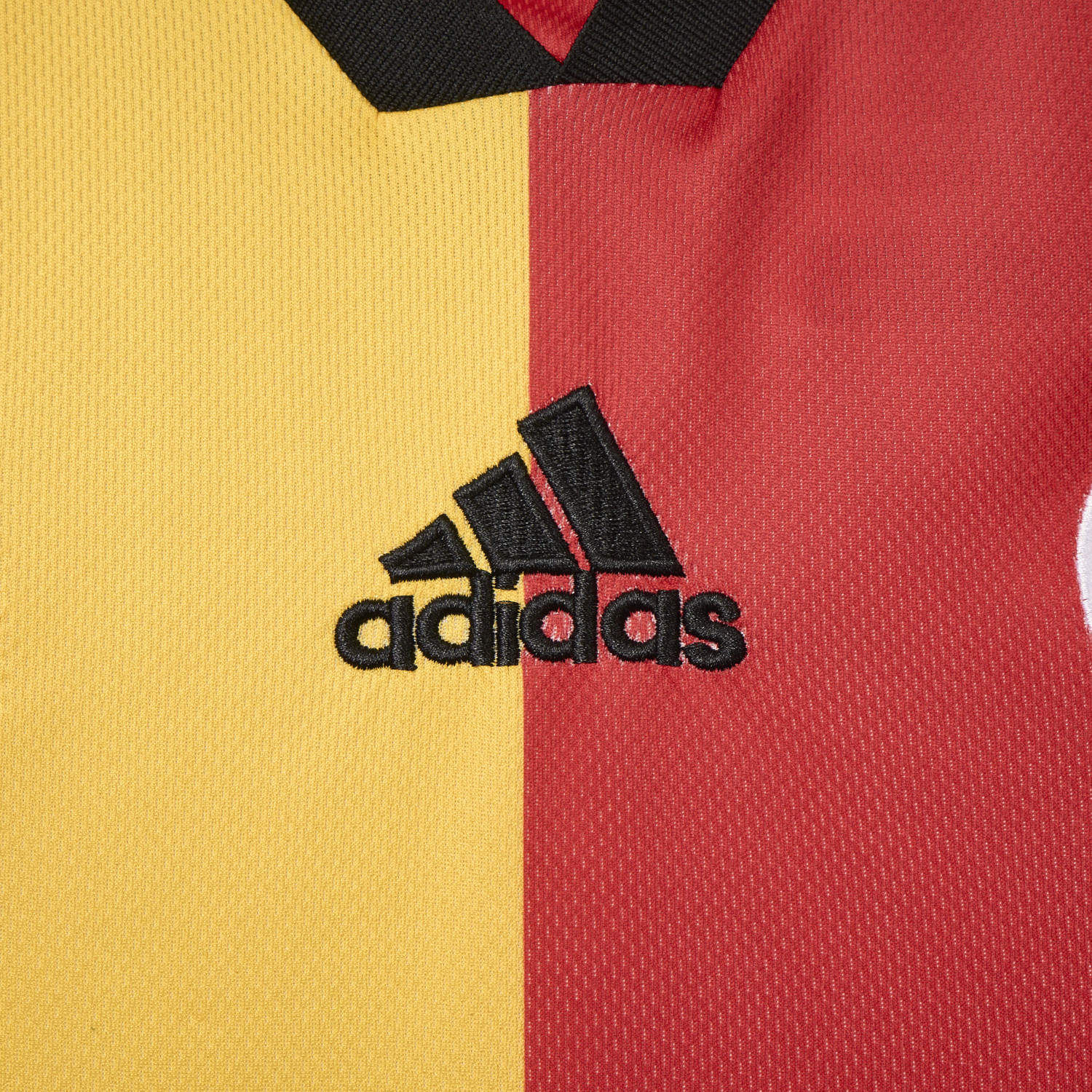 AlphaJersey-Retro Galatasaray 1998-99 Home Jersey