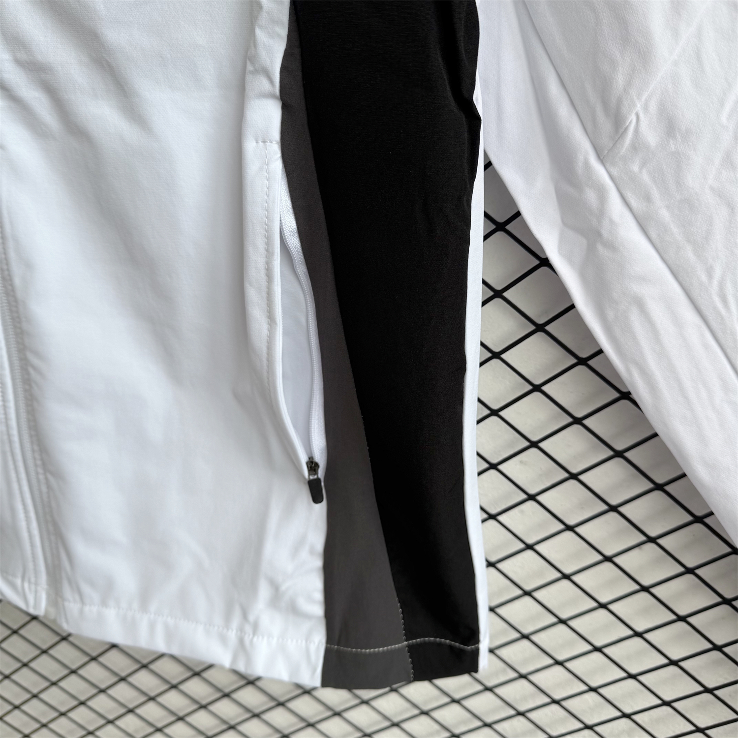 AlphaJersey-Real Madrid 25-26 Windbreaker Training Set - White With Black Top and Black Pants