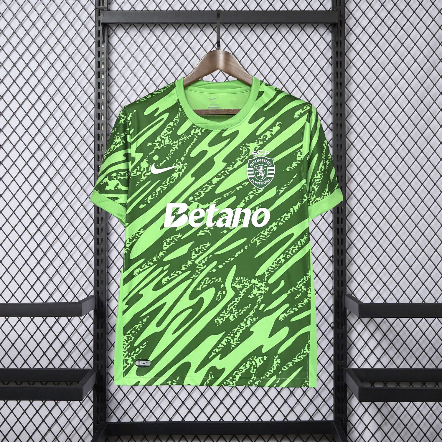 AlphaJersey-Sporting CP 25-26 Green Goalkeeper Jersey - Fans Version