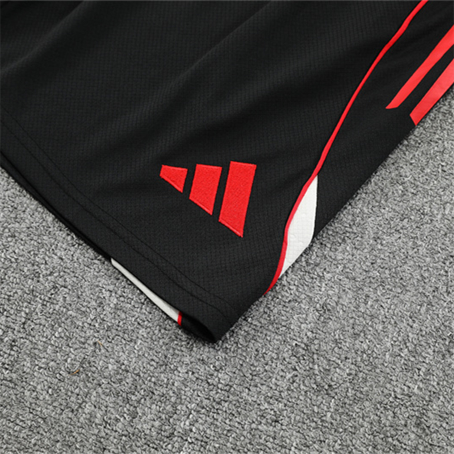 AlphaJersey-Liver.pool 25-26 Short-Sleeve Training Set - Red Camouflage Top & Black Shorts