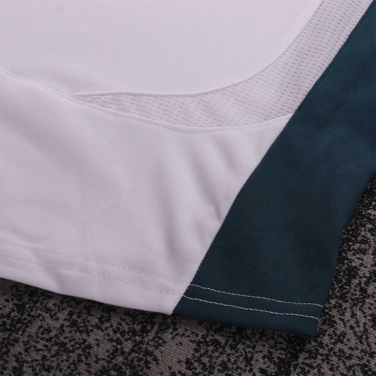 AlphaJersey-Retro Liver.pool 2006-08 Away Kids Kit