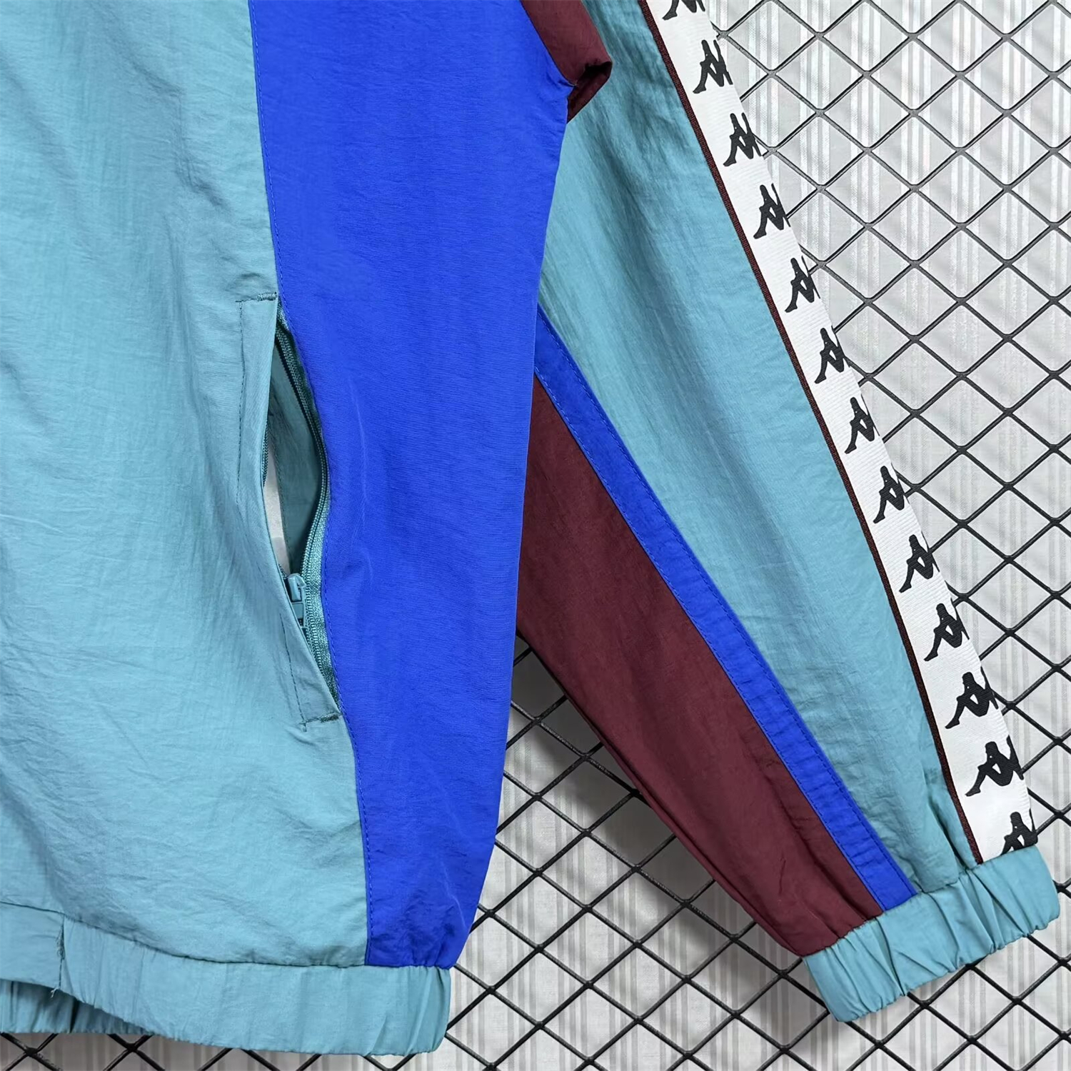 AlphaJersey-Retro Barcelona 1994-95 Windbreaker Jacket - Blue