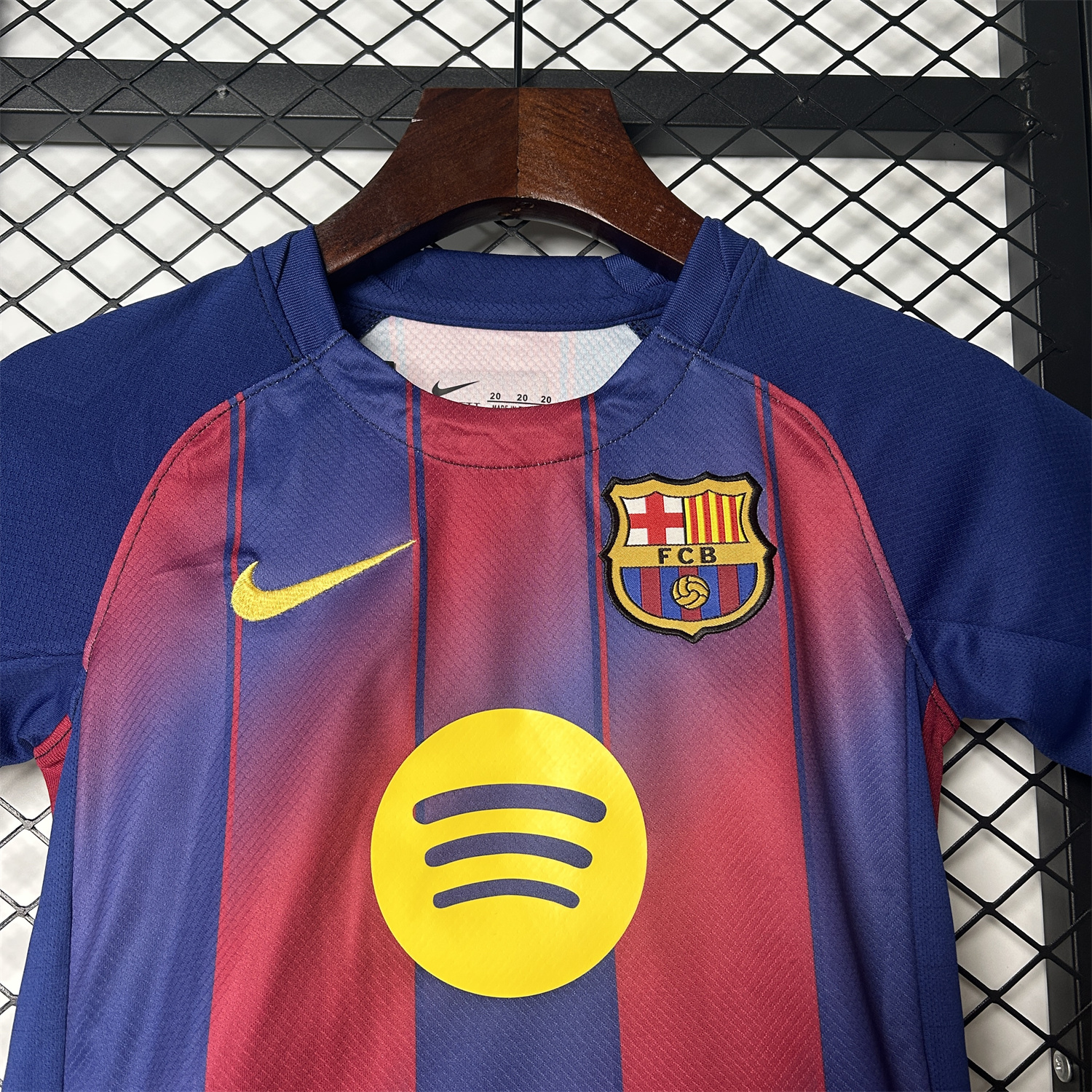AlphaJersey-Barcelona 25-26 Ed Sheeran Home Special Kids Kit - Fans Version