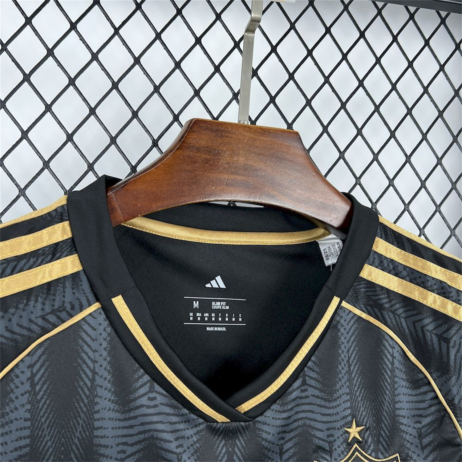 AlphaJersey-Women's Atletico Mineiro 25-26 Third Black And Gold Unsponsored Jersey